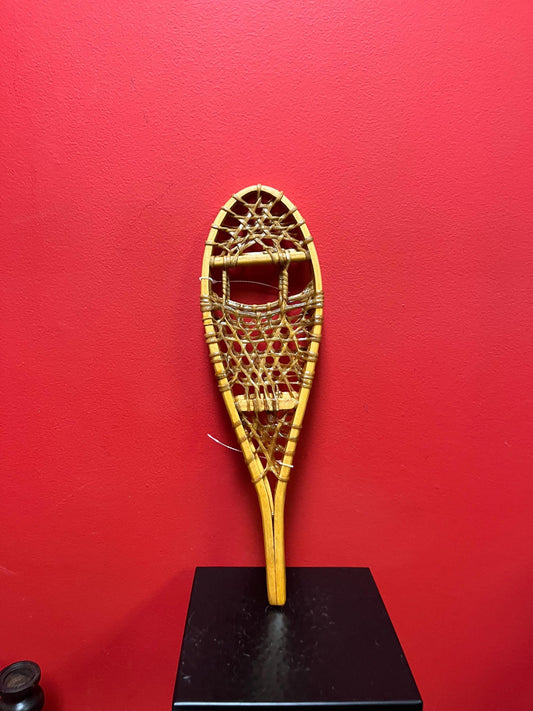 Beautiful antique 16 x 5 Canadian model snow shoes in great condition