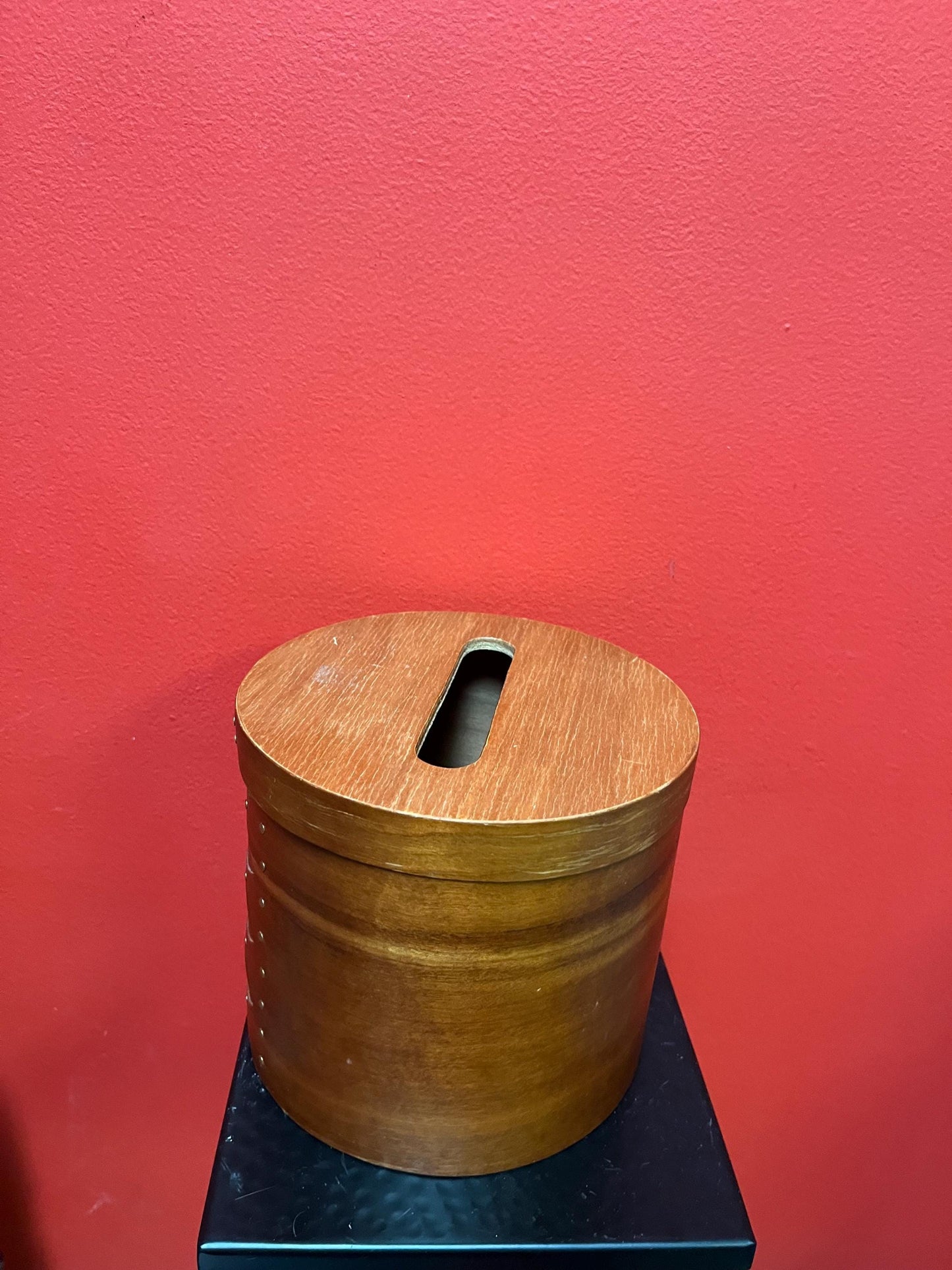 Beautiful 7 x 6 high mid-century modern shake of style teak tissue box  see photos  great value