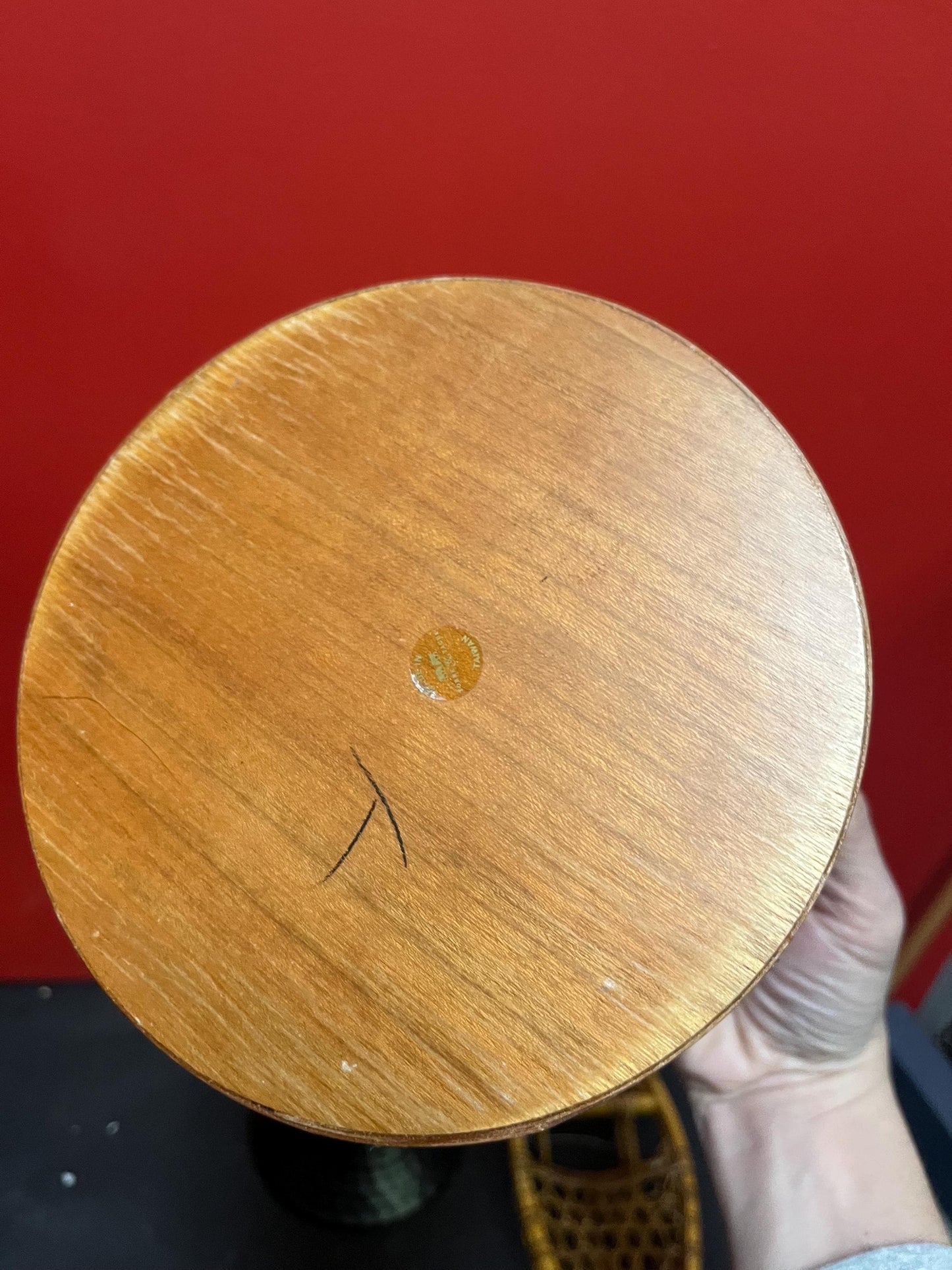 Beautiful 7 x 6 high mid-century modern shake of style teak tissue box  see photos  great value