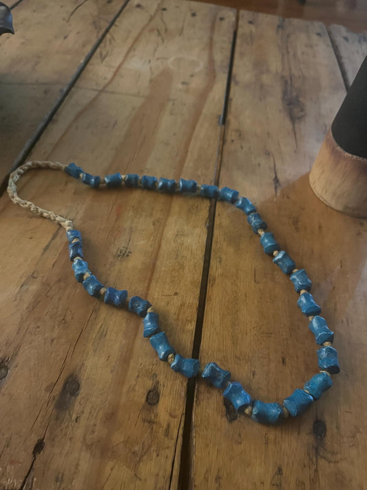 26 inch turquoise stone necklace  very cool look  great value