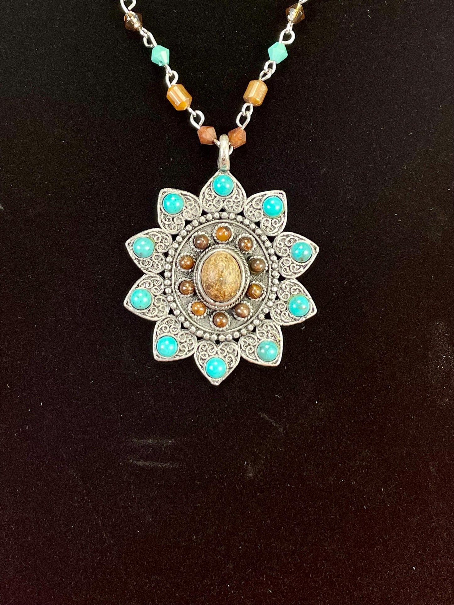 Vintage Boho Floral Pendant Necklace