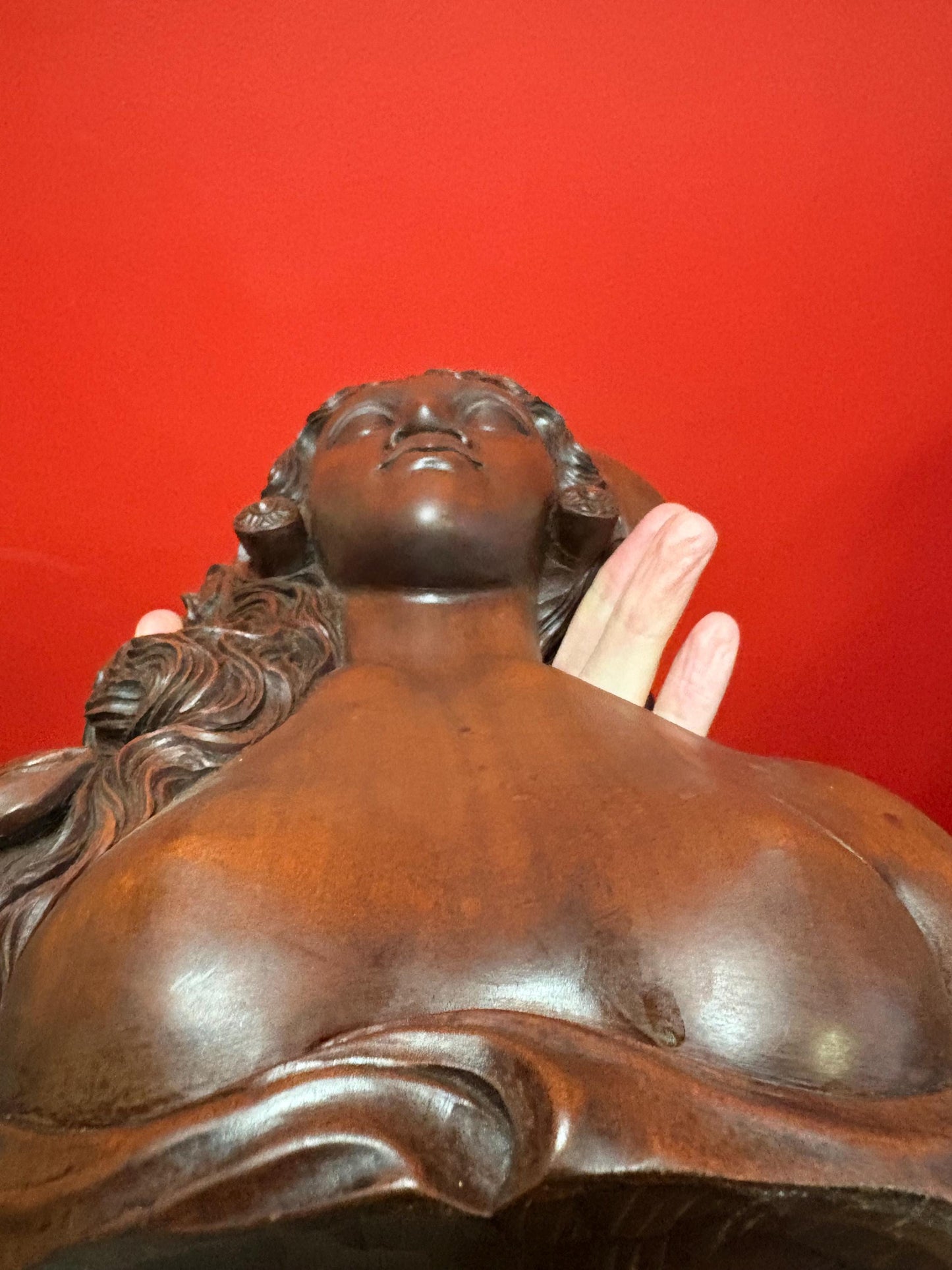 Beautiful heavy 12 inch tall signed wooden statue of a female Beaty    Indonesian old  perfect condition and detailed  signed - those eyes