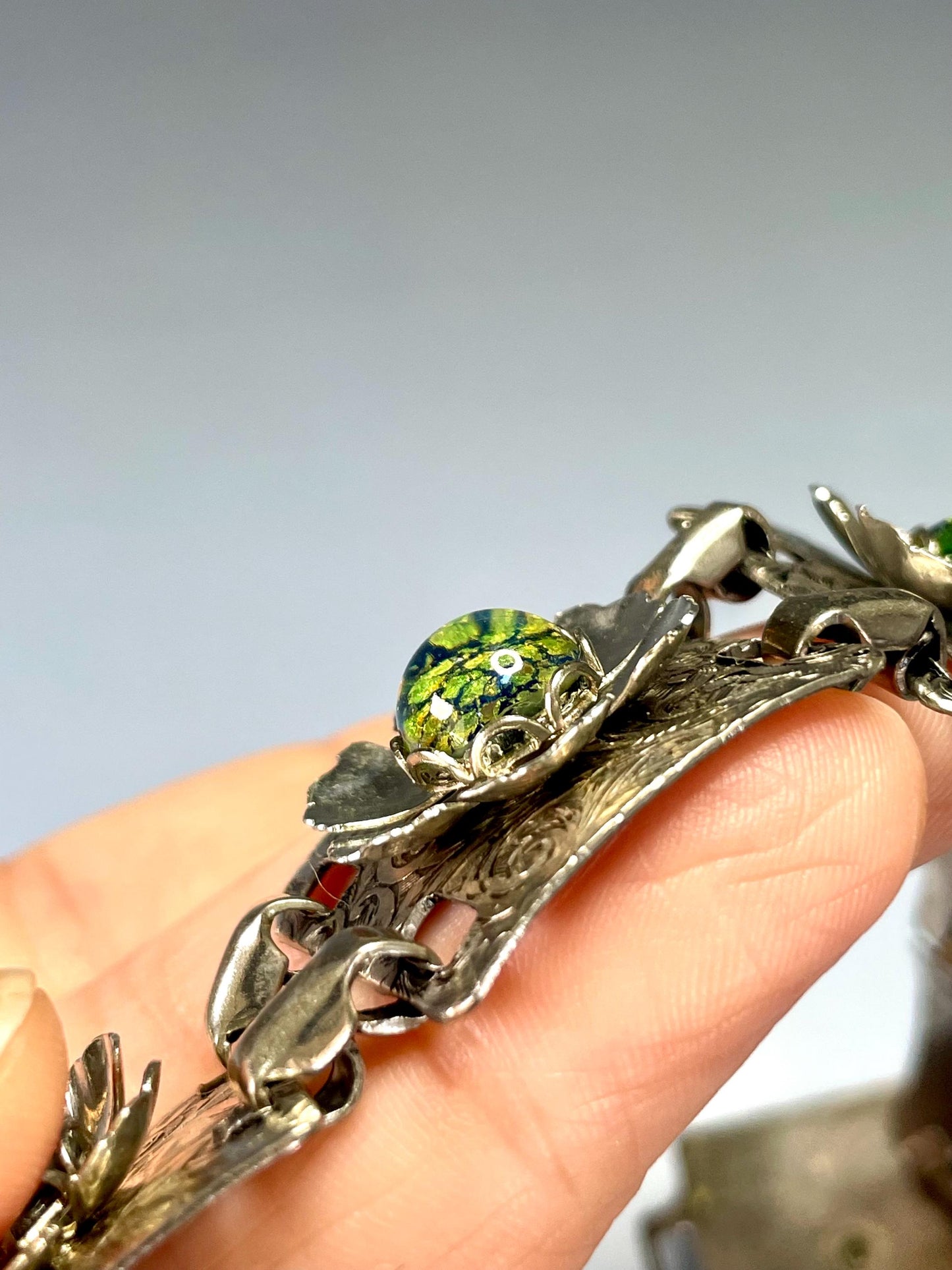 Lovely Metal Bracelet with Flower Design  Timeless and Versatile