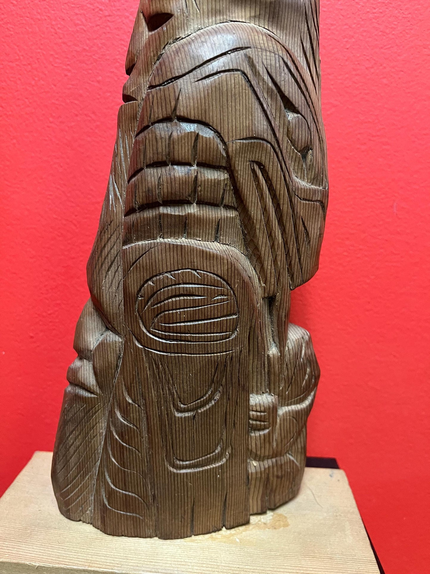 Beautiful 17 x 8 signed indigenous first nation Pacific Northwest coast cedar plaque on stand great imagery