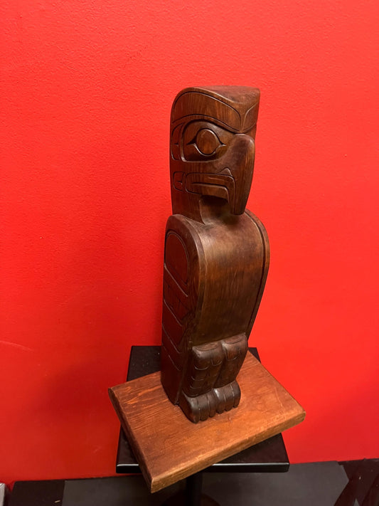 Beautiful indigenous first nation pacific  Northwest coast Mathew Baker cedar Eagle totem - Top quality  15  tall  well detailed