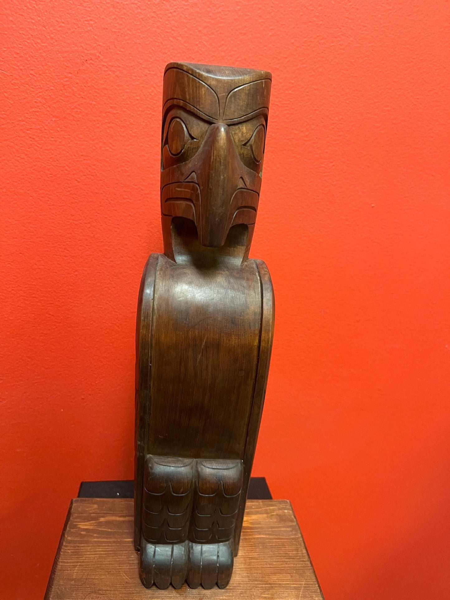 Beautiful indigenous first nation pacific  Northwest coast Mathew Baker cedar Eagle totem - Top quality  15  tall  well detailed
