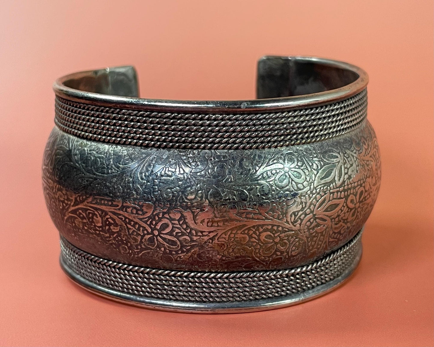 2.5 inch Detailed untested silver Large cuff bracelet