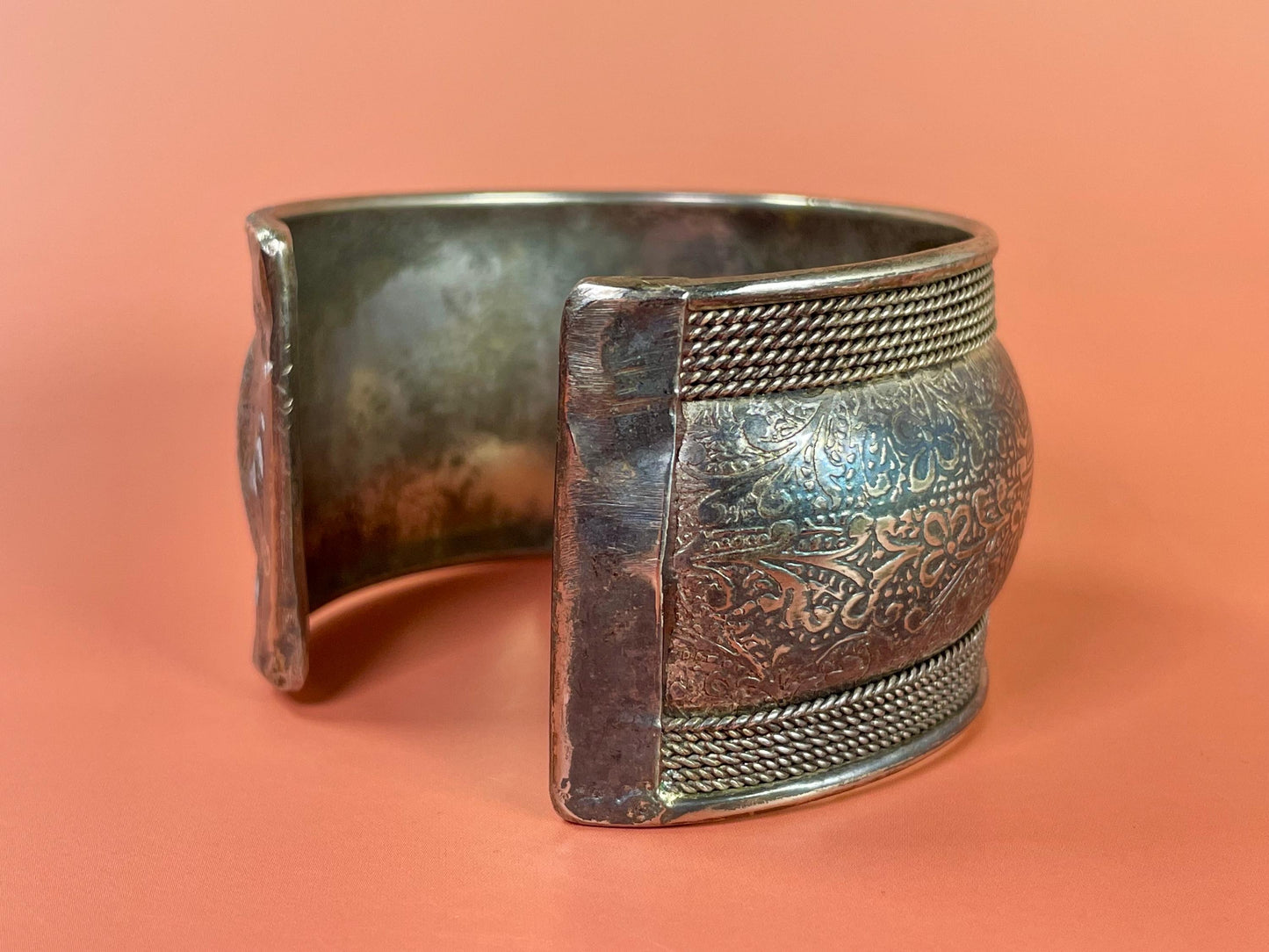 2.5 inch Detailed untested silver Large cuff bracelet