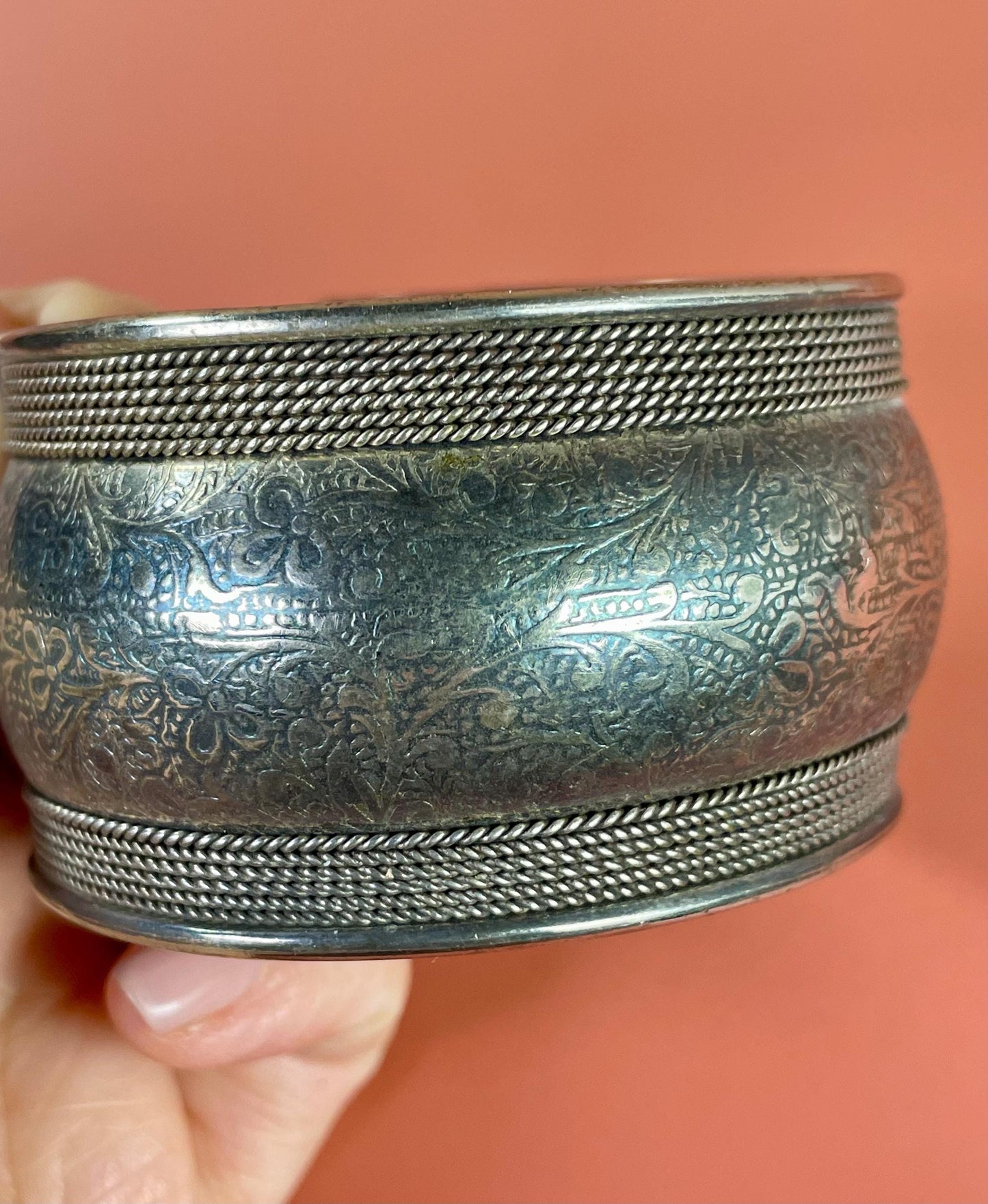 2.5 inch Detailed untested silver Large cuff bracelet