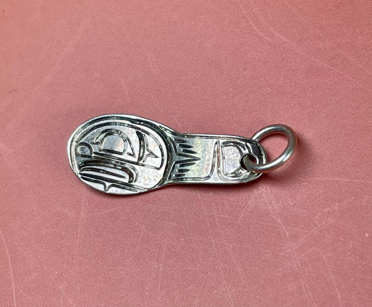 Beautiful indigenous first nations Pacific northwest coast signed beaver pendant