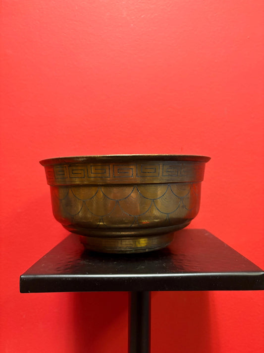 Heavy Chinese bronze bowl  7 x 4 high  lovely design and quality  great value