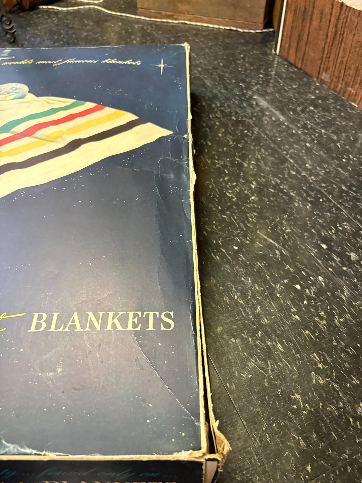 Wonderful 30 x 20 x 4“ deep  HudsonBay Company HBC wool  blanket box    not new condition  1 the best - HBC - so rare So weird