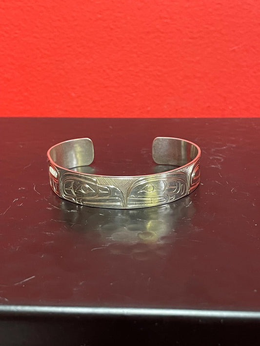 Stunning  2 1/2 inch wide indigenous first nations northwest coast Sterling Tony Hunt thunderbird bracelet  amazing detail