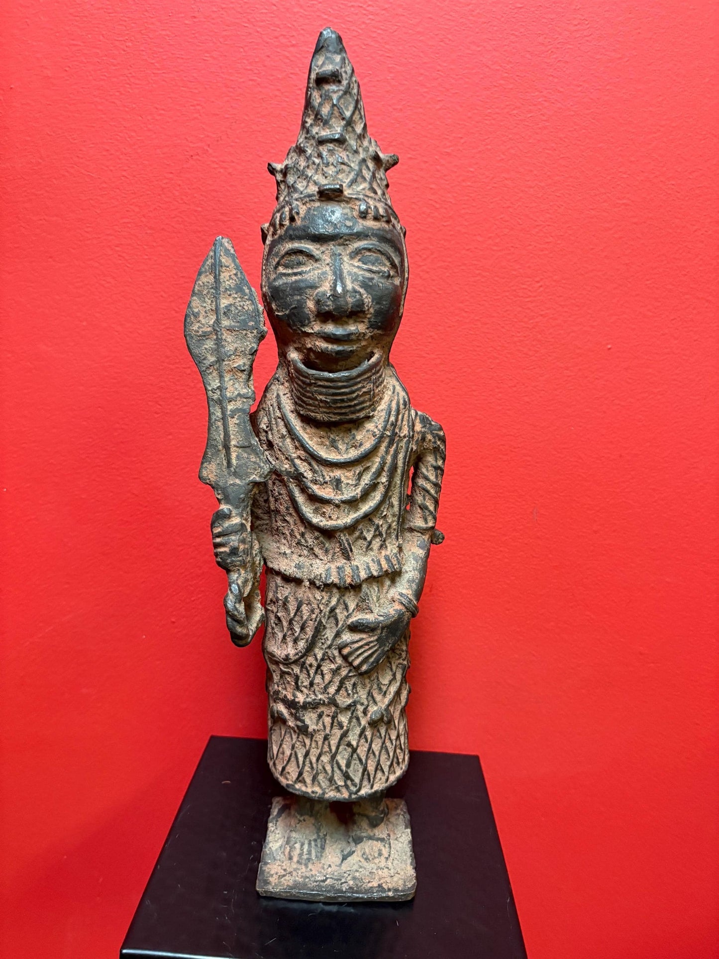 Fabulous 17.5 inch high antique African BENIN bronze statue of a male warrior  fabulous patina and 5.7 kg  well detailed  Benin bronze -