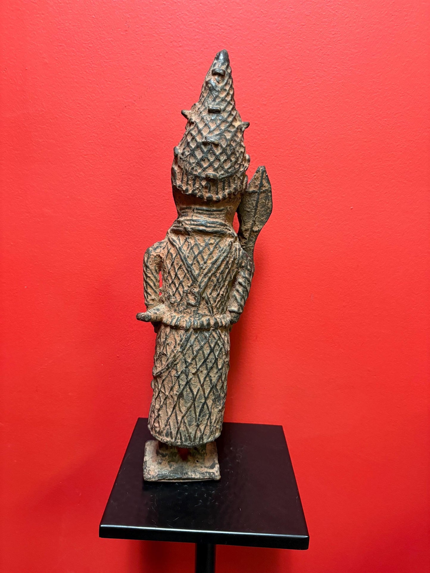 Fabulous 17.5 inch high antique African BENIN bronze statue of a male warrior  fabulous patina and 5.7 kg  well detailed  Benin bronze -