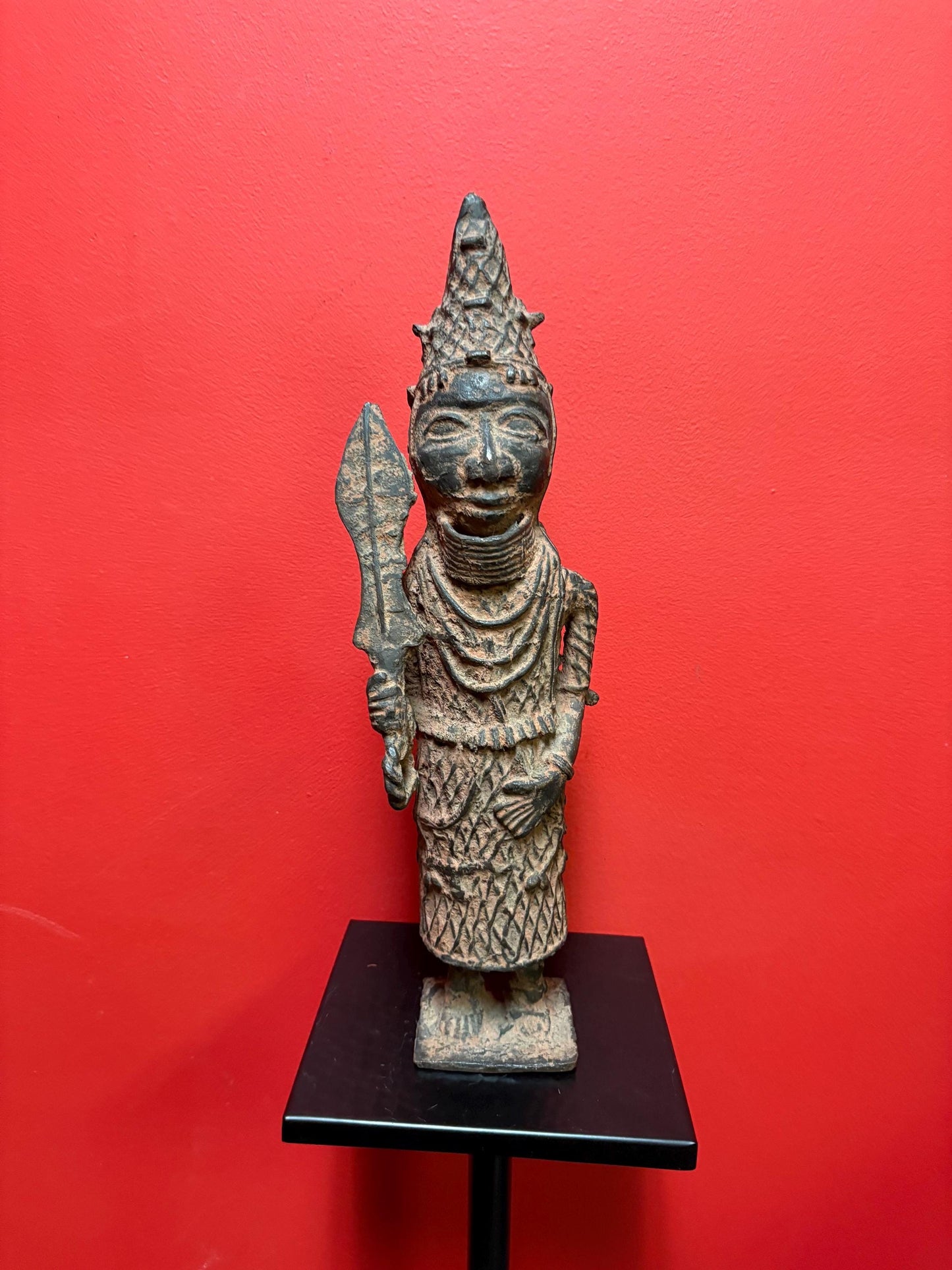 Fabulous 17.5 inch high antique African BENIN bronze statue of a male warrior  fabulous patina and 5.7 kg  well detailed  Benin bronze -