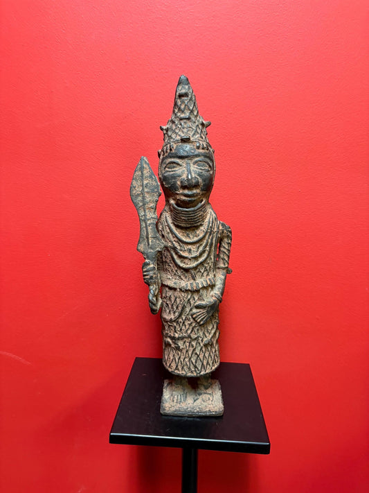 Fabulous 17.5 inch high antique African BENIN bronze statue of a male warrior  fabulous patina and 5.7 kg  well detailed  Benin bronze -