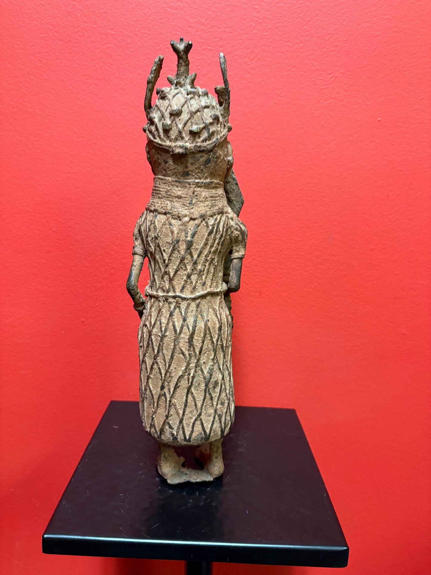 Fabulous 12 inch high antique African BENIN bronze statue of a woman warrior  fabulous patina and 2.63 kg  well detailed  Benin bronze -