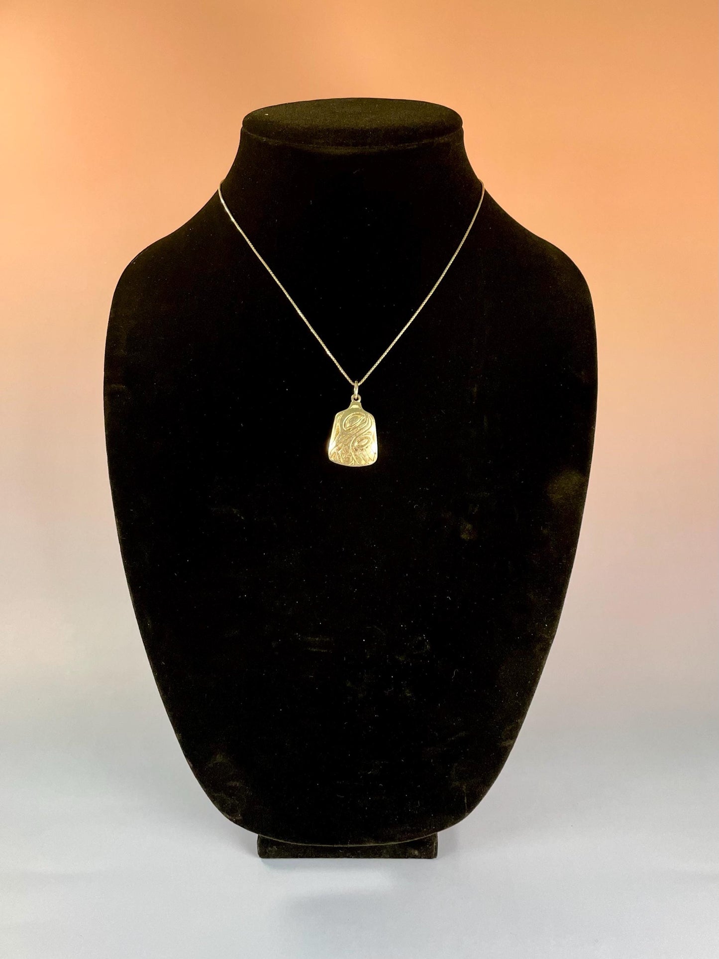 Stunning 1.25 inch long signed indigenous first nations north west coast  Sterling silver Raven pendant with free chain