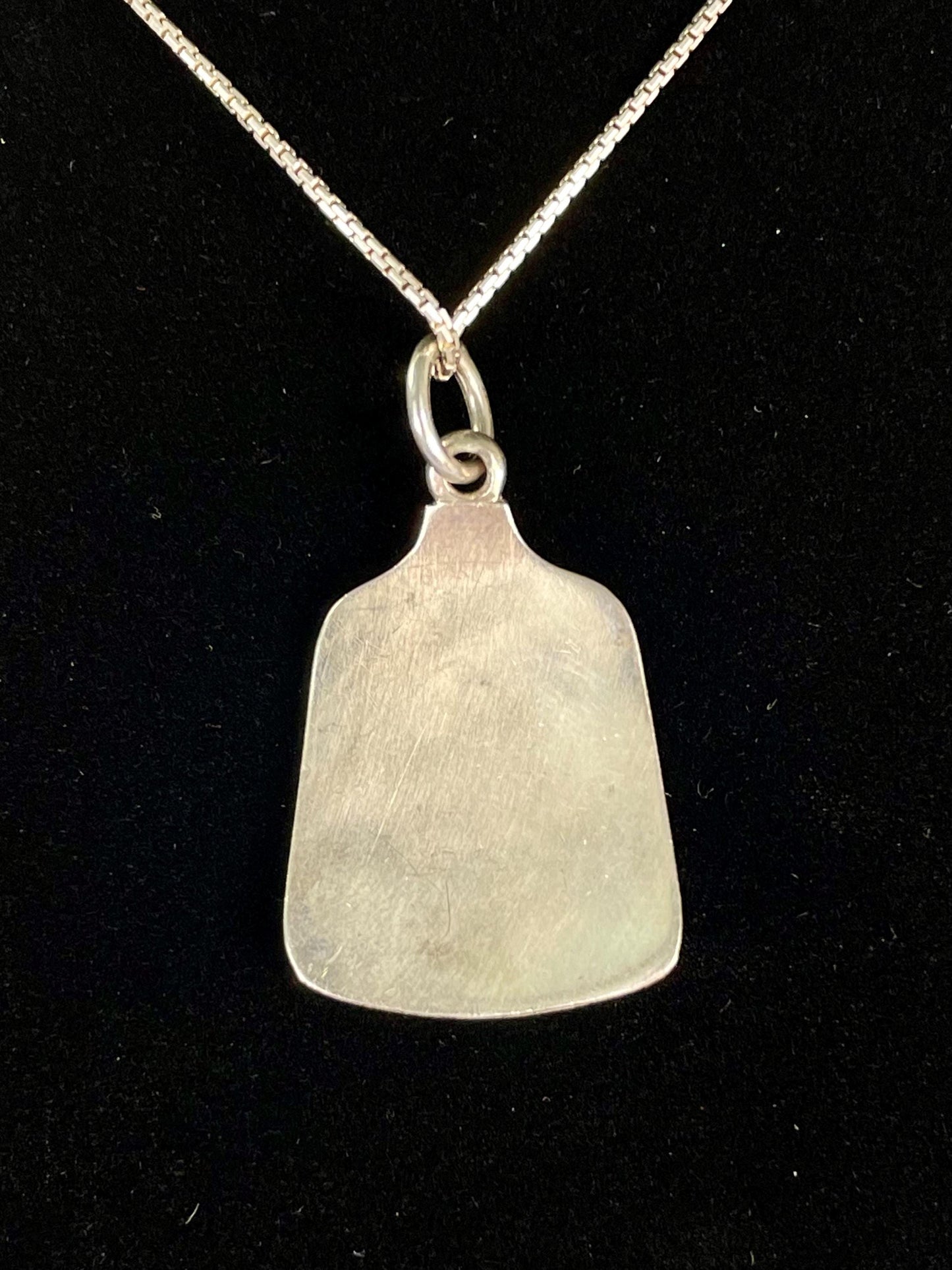 Stunning 1.25 inch long signed indigenous first nations north west coast  Sterling silver Raven pendant with free chain
