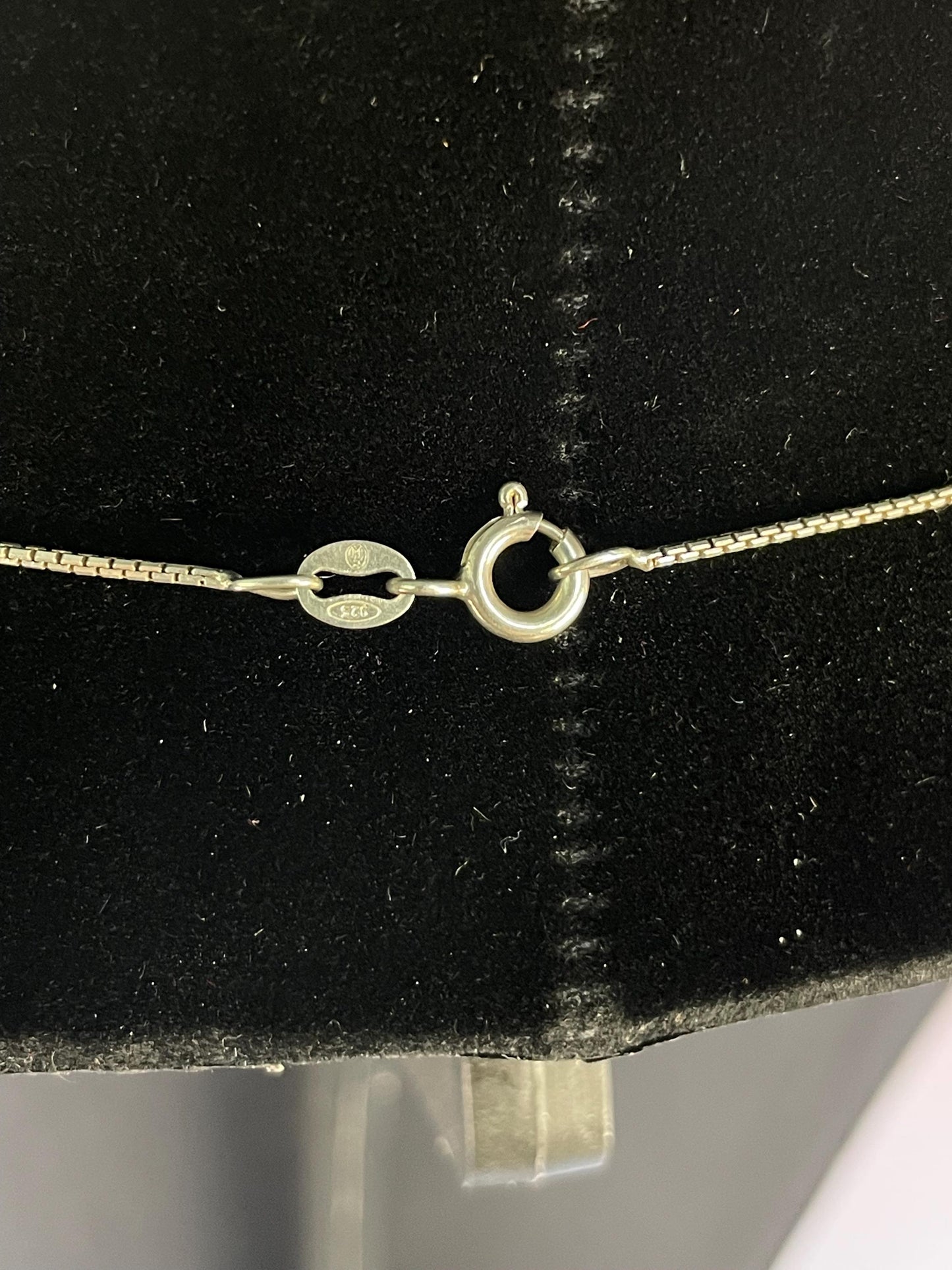 Stunning 1.25 inch long signed indigenous first nations north west coast  Sterling silver Raven pendant with free chain