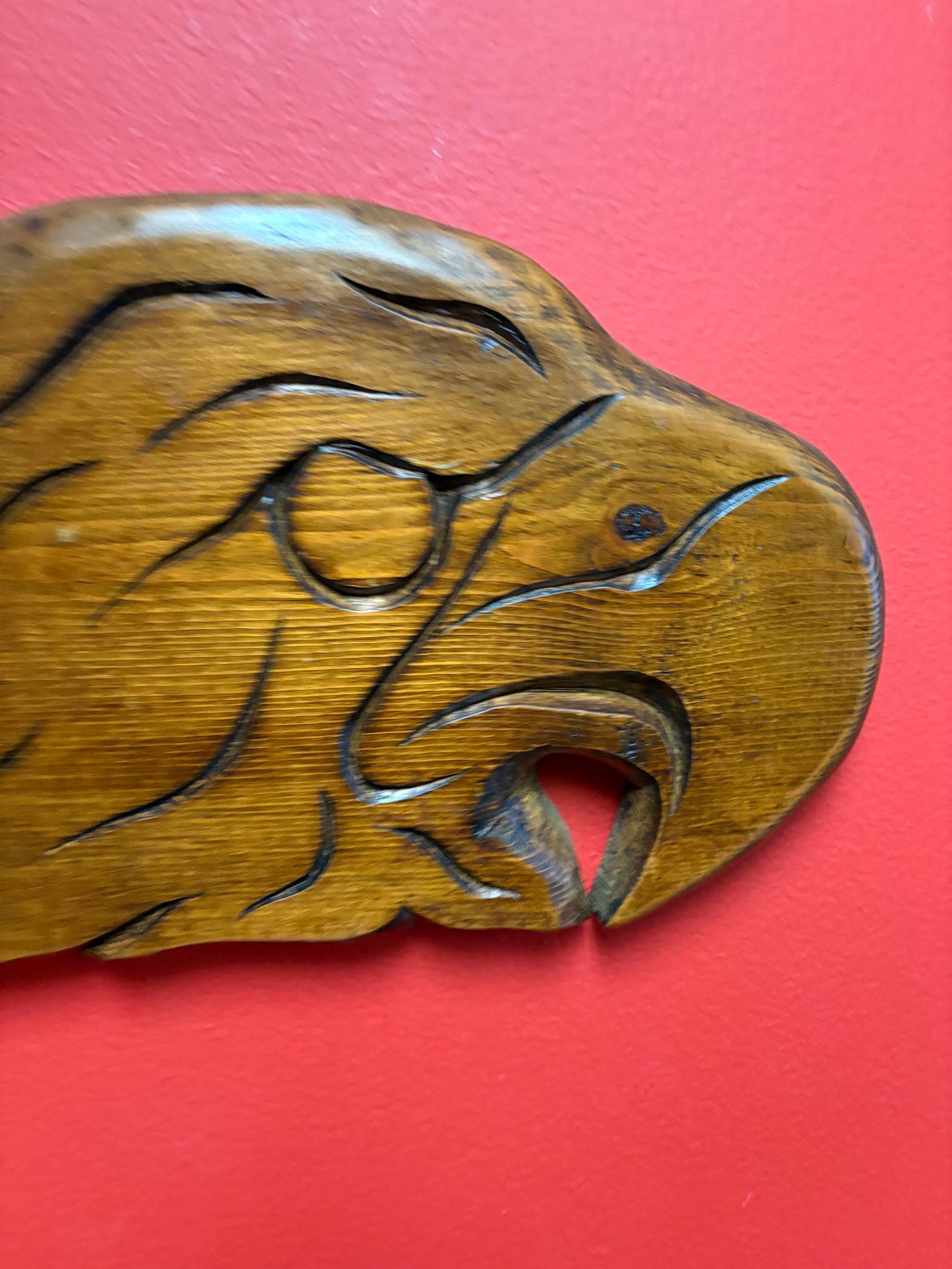 11 x 7“ high signed indigenous first nation Pacific north West Coast Eagle head plaque - great value - ready to hang