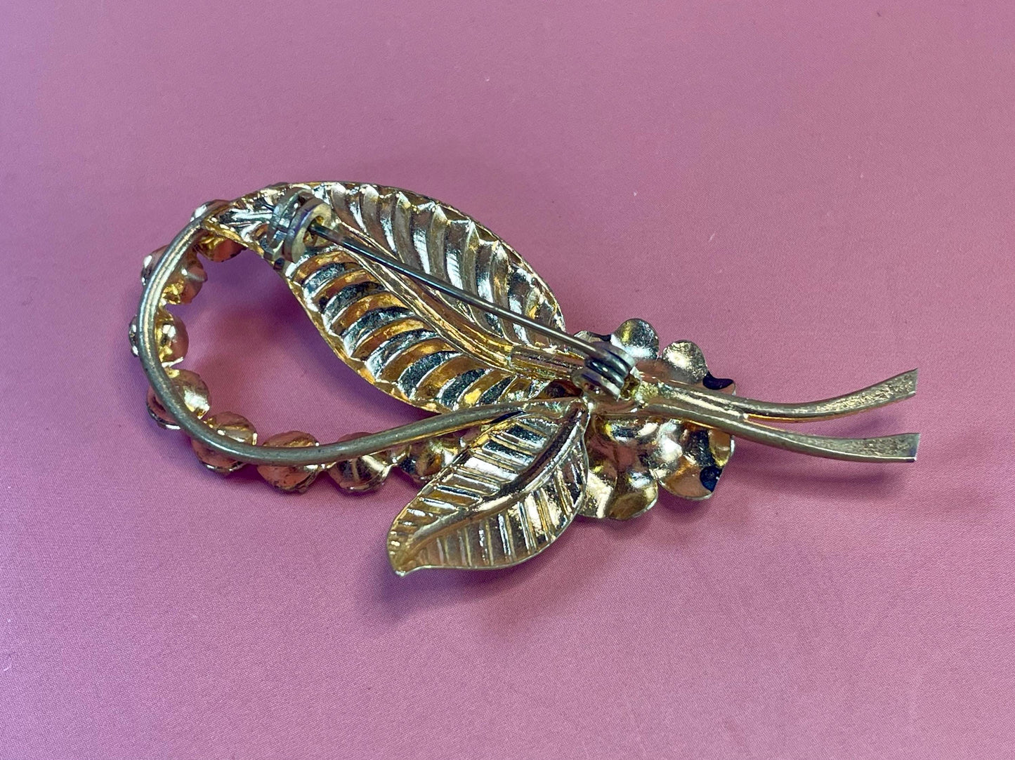 A  Beautiful 2.25 inch long Aurora Borealis rhinestone brooch