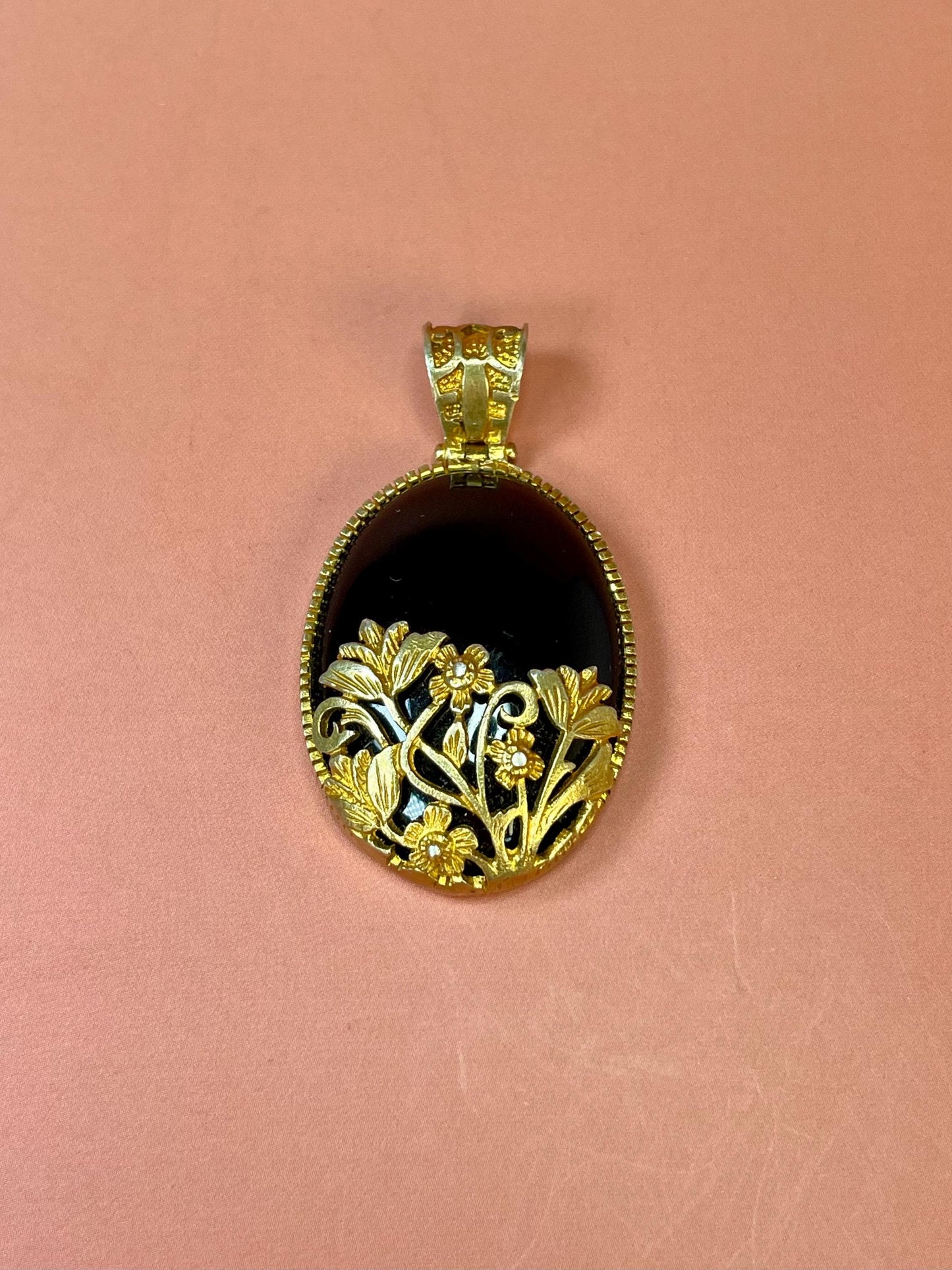 Vintage Black Stone Pendant with Gold Filigree