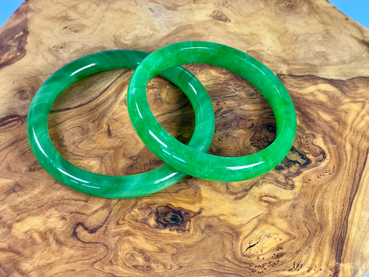 Lovely set of two Peking glass bangles  Chinese beauties  wow