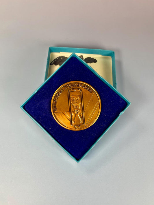 2 inch 1994 Commemorative medal in box  great gift