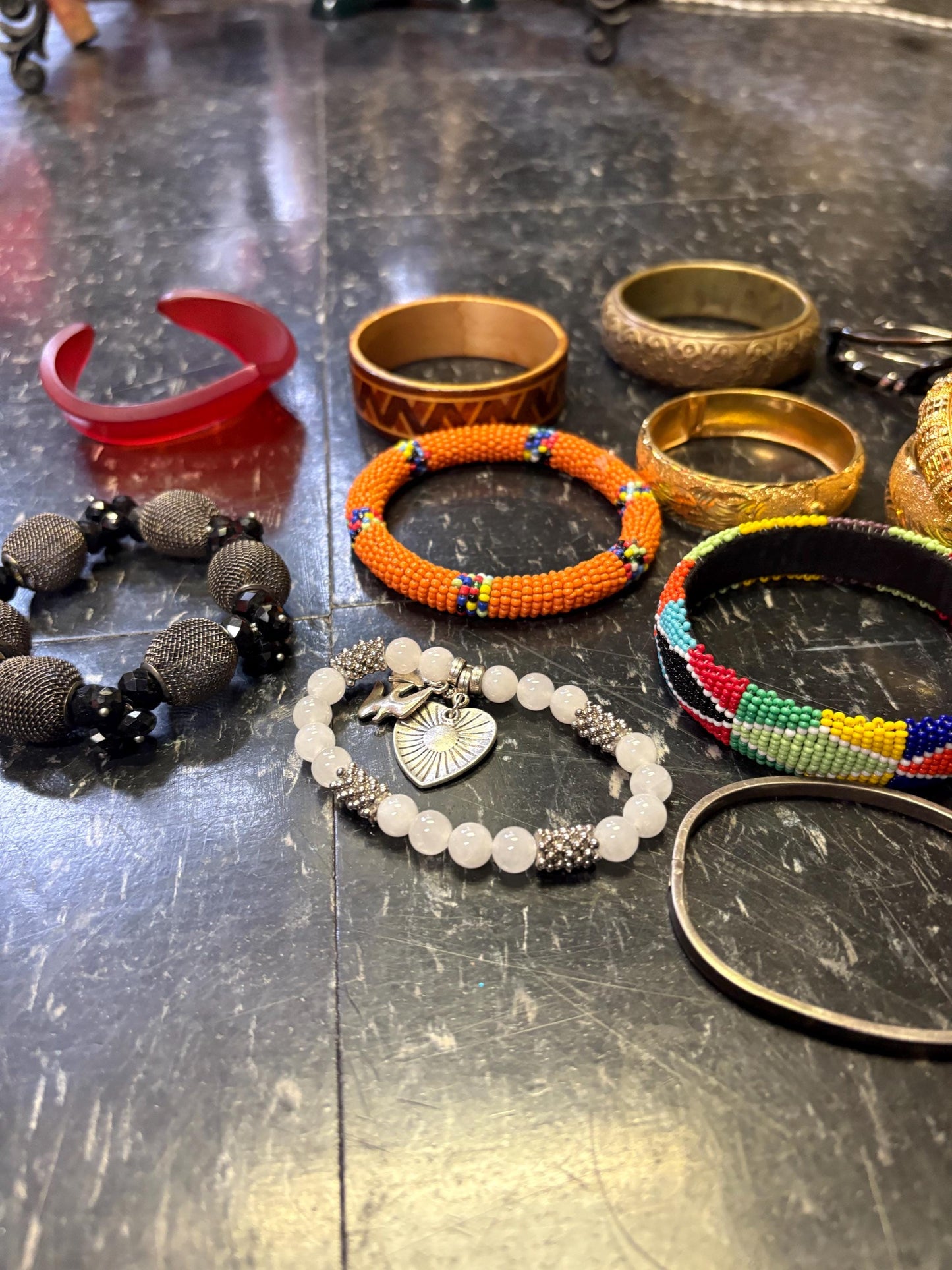 Job lot of bracelets   perfect for resale or dress up or gifts  crazy value