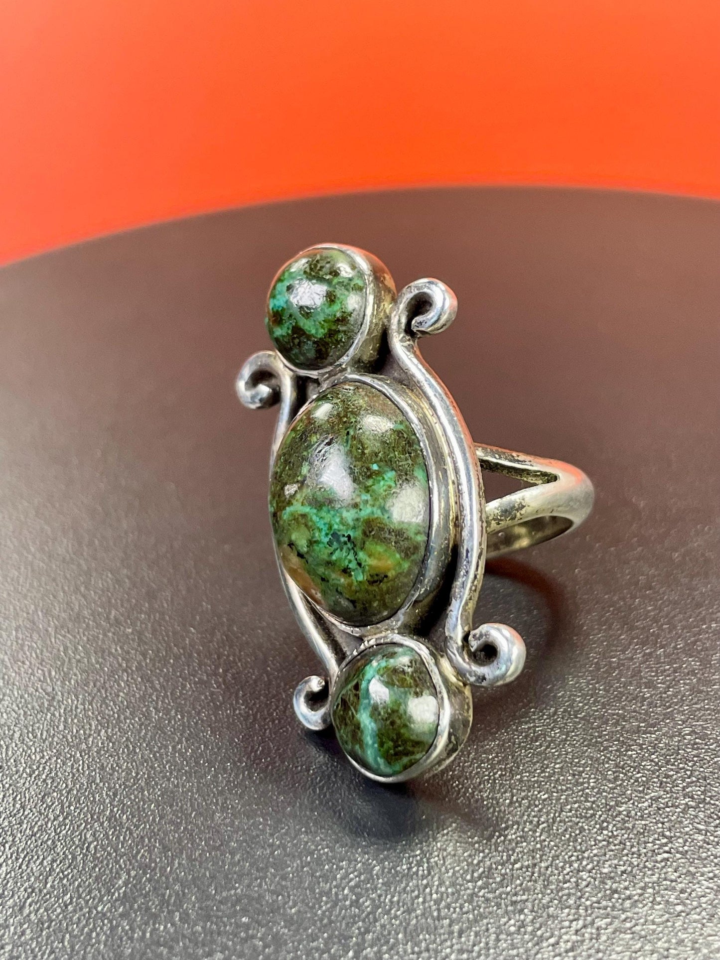 Beautiful sterling silver and gemstone ring   size 5.5  shiny and beautiful  amazing value