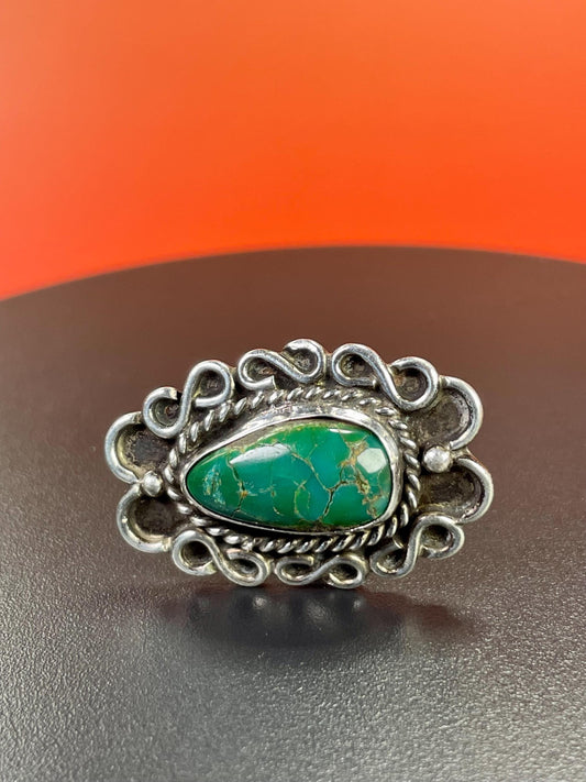 Beautiful sterling silver and gemstone ring   size 5.5  shiny and beautiful  amazing value