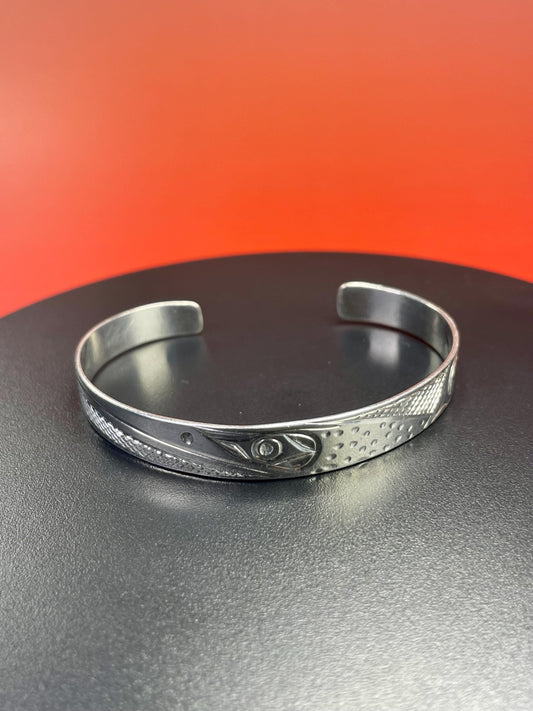 Stunning  2 1/2 inch wide indigenous first nations northwest coast Sterling Solomon Seaweed Hummingbird bracelet  amazing detail