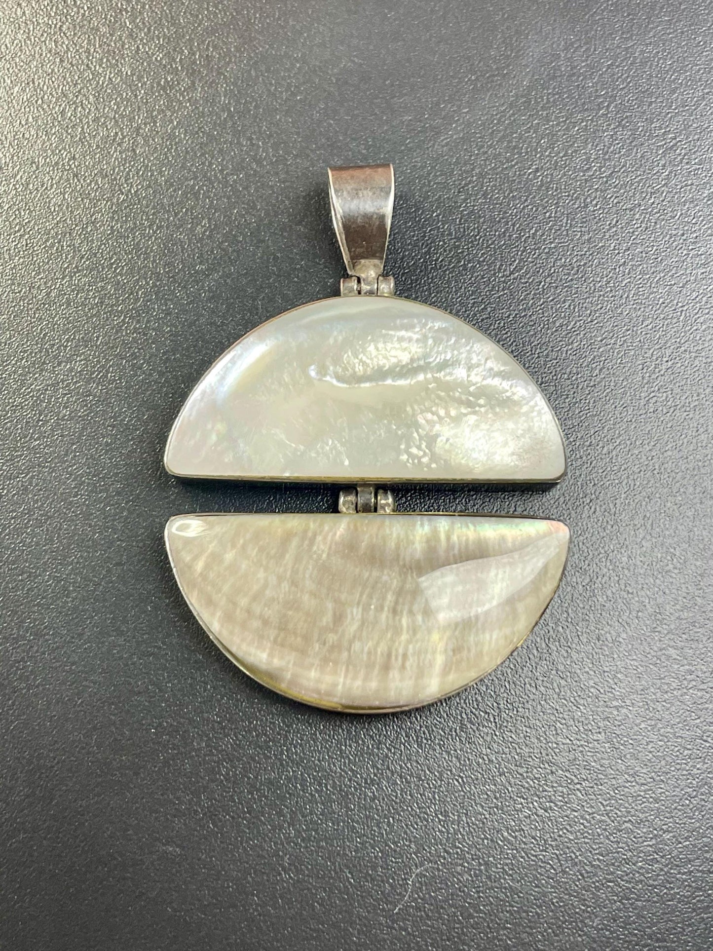 A Lovely 2 inch Silver and Abalone Pendant perfect gift