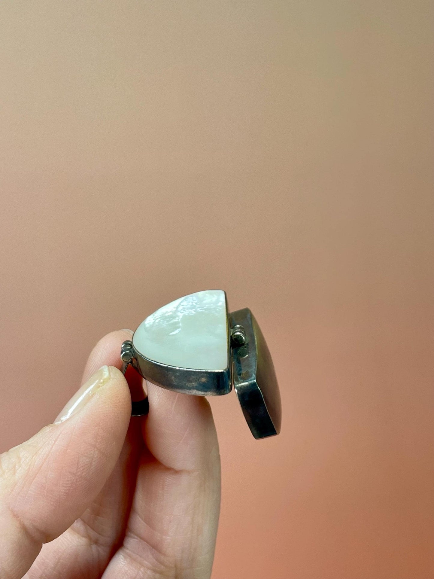 A Lovely 2 inch Silver and Abalone Pendant perfect gift