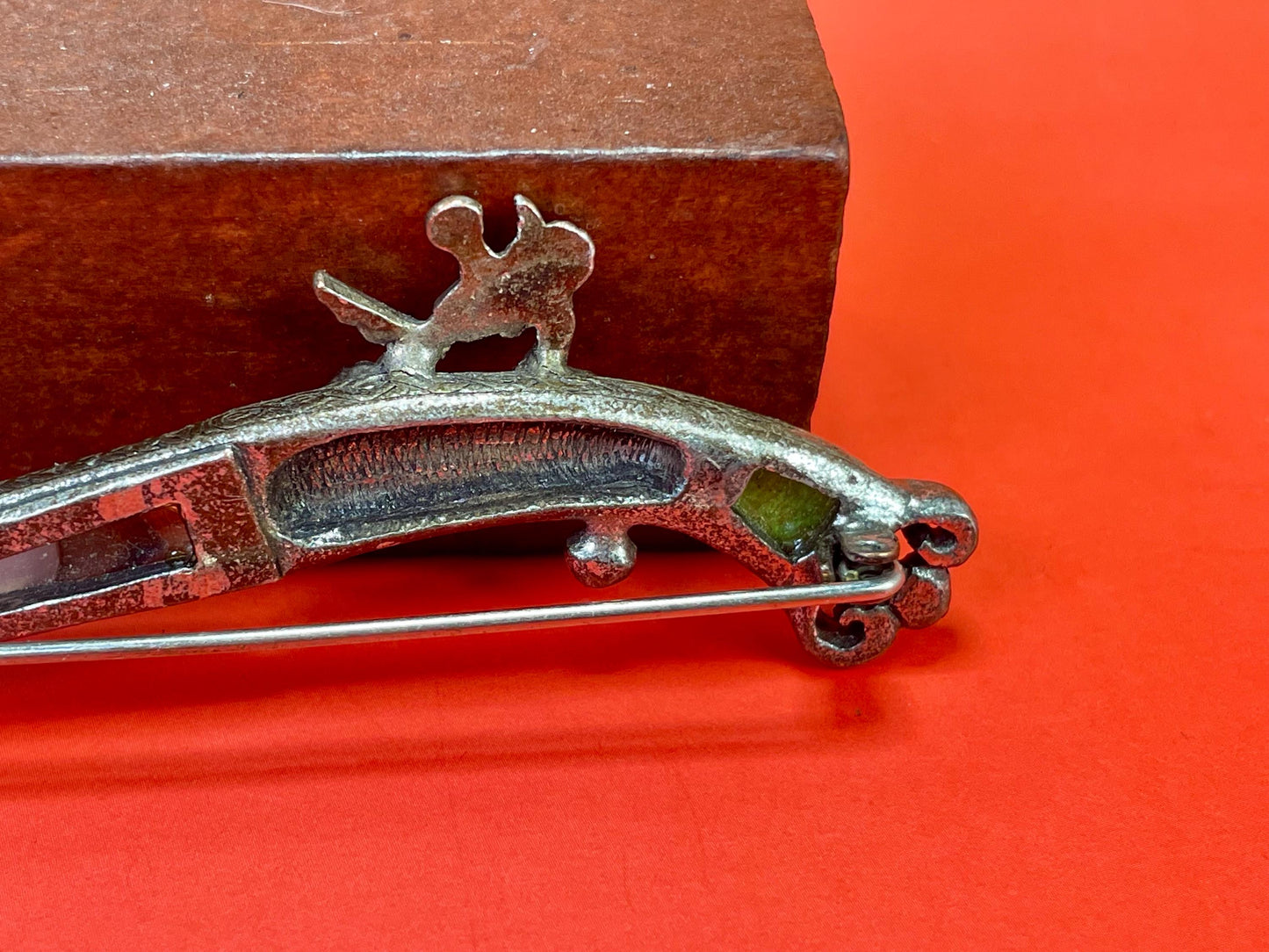 3.25 inch Wide Vintage Gemstone Gun brooch  good condition and great gift