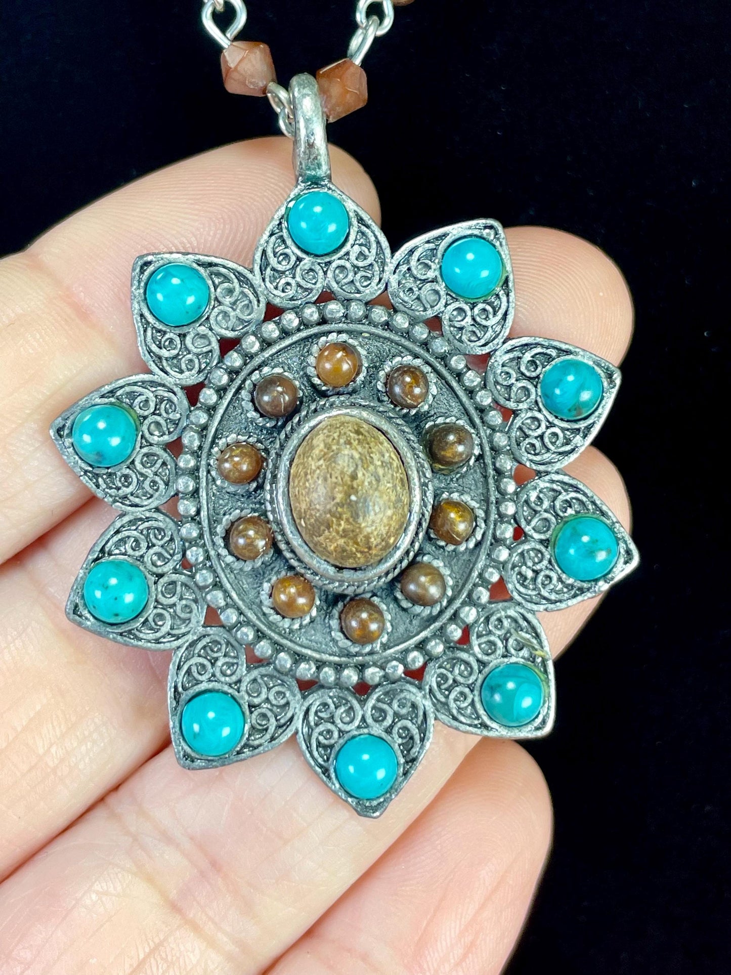 Vintage Boho Floral Pendant Necklace