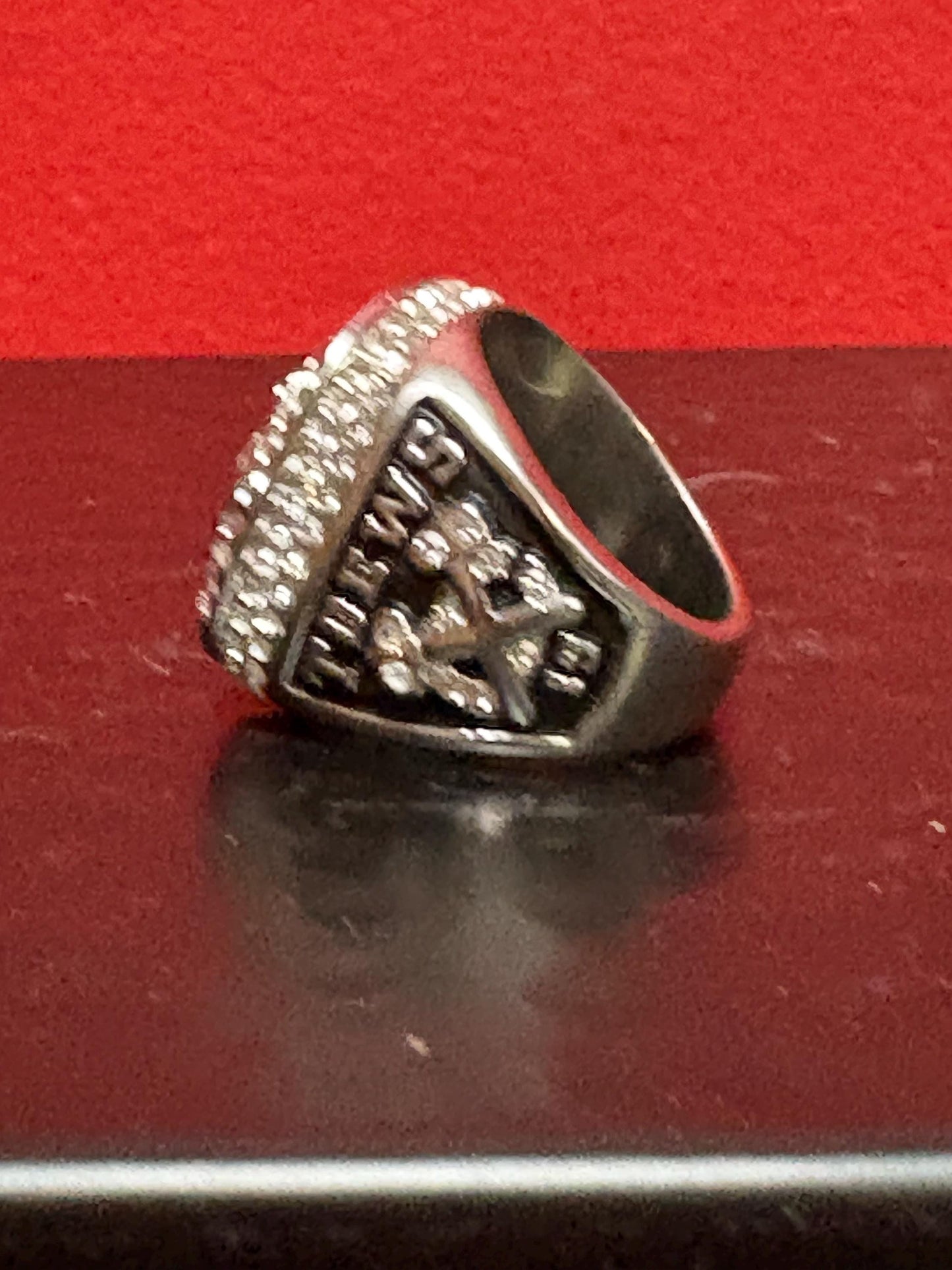 Amazing heavy NHL Chicago Blackhawks 2015 Stanley Cup ring  approximately size 11.5  wow   great gift