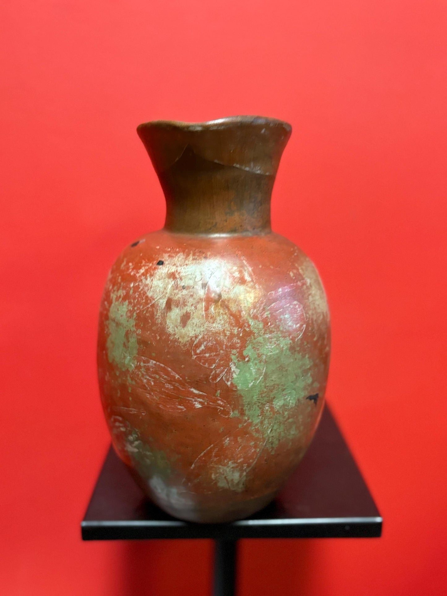 Beautiful antique South American Peruvian signed CHULUCANAS pottery jug  great condition, and beautiful lines  10 inches high