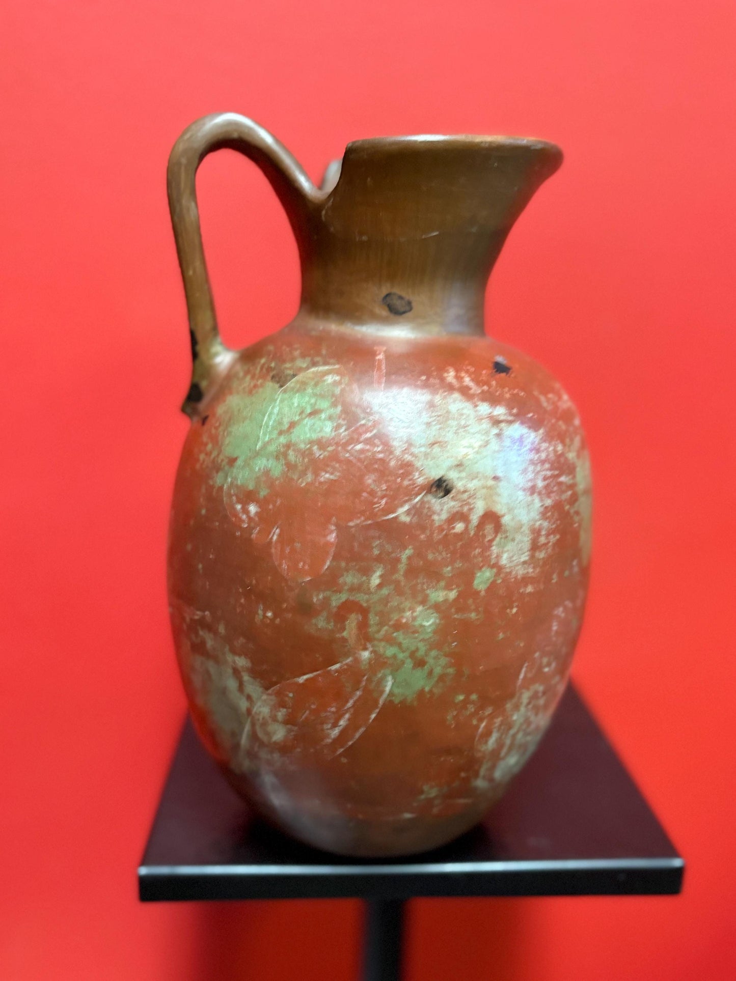 Beautiful antique South American Peruvian signed CHULUCANAS pottery jug  great condition, and beautiful lines  10 inches high