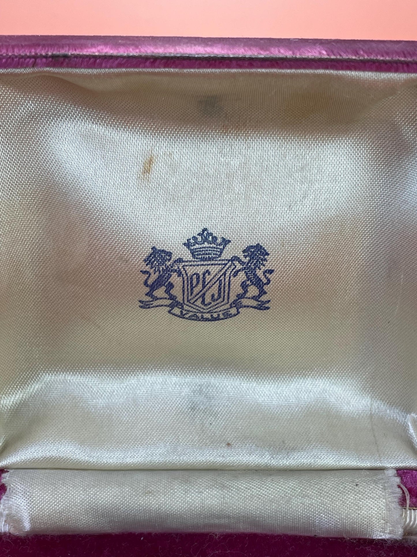 Fabulous Gold Tone bracelet  2.5 inch opening  in Beautiful Box