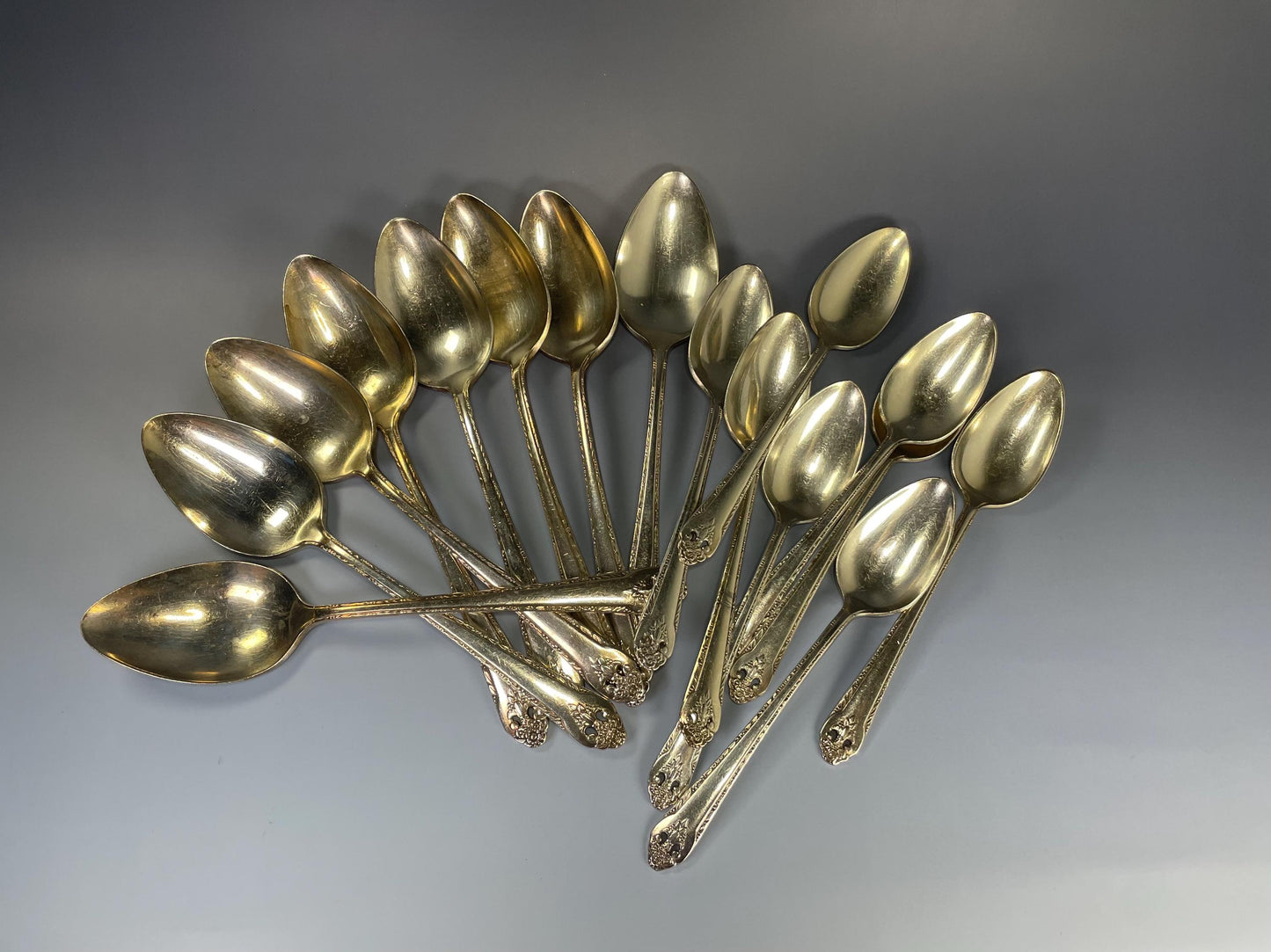 Lot of 16 silver plated spoons in 2 sizes