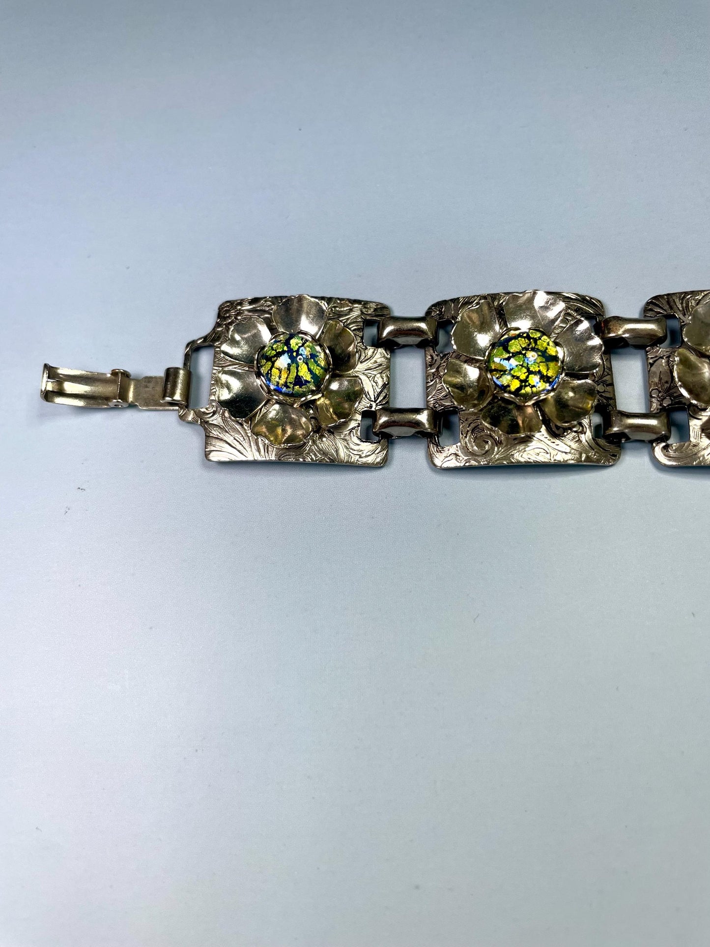 Lovely Metal Bracelet with Flower Design  Timeless and Versatile