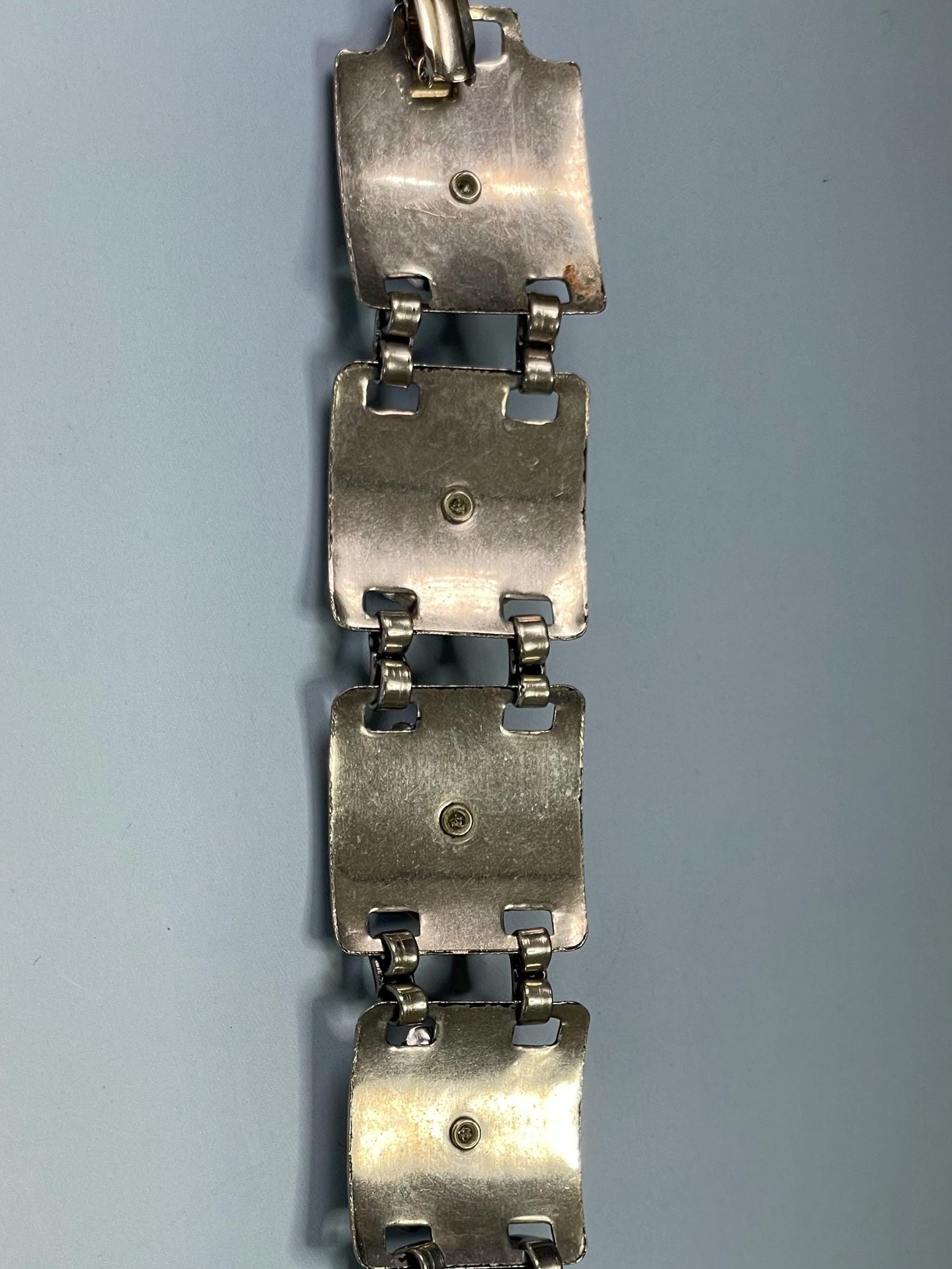 Lovely Metal Bracelet with Flower Design  Timeless and Versatile