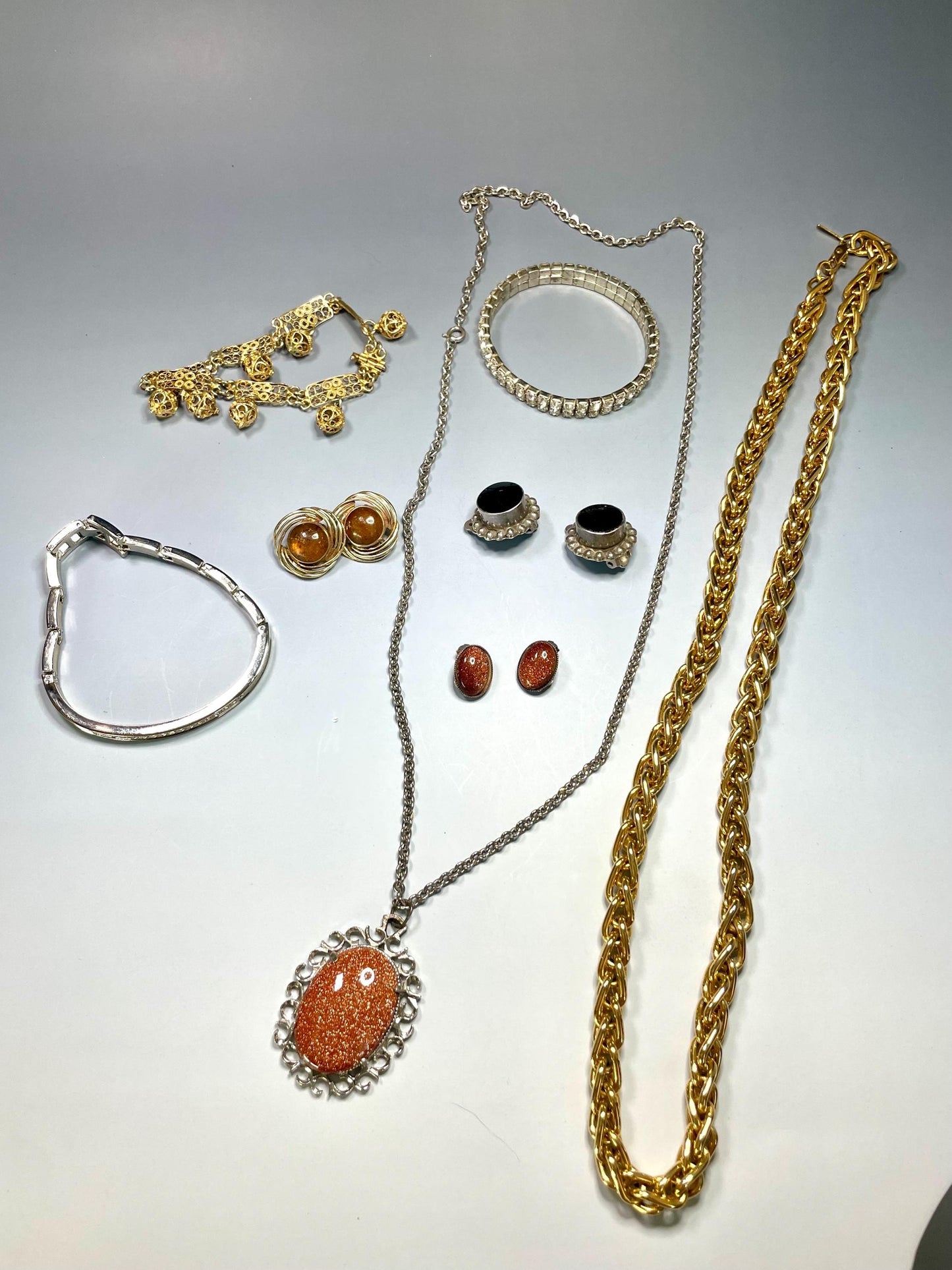 Lot of Jewelry  Nice Variety