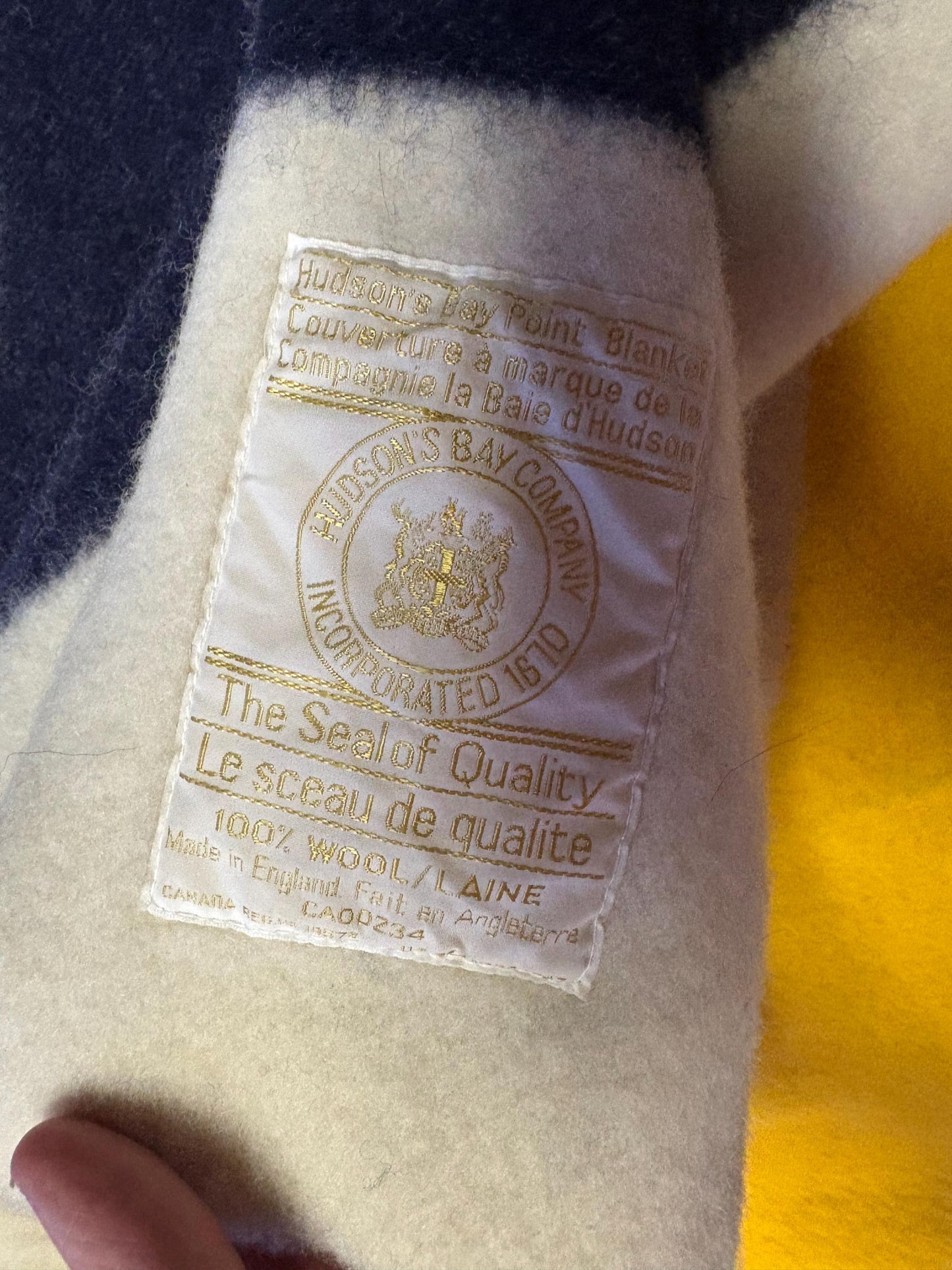 HBC Hudson Bay wool  blanket authentic with tag - 6pt massive queen size  wow  see photos