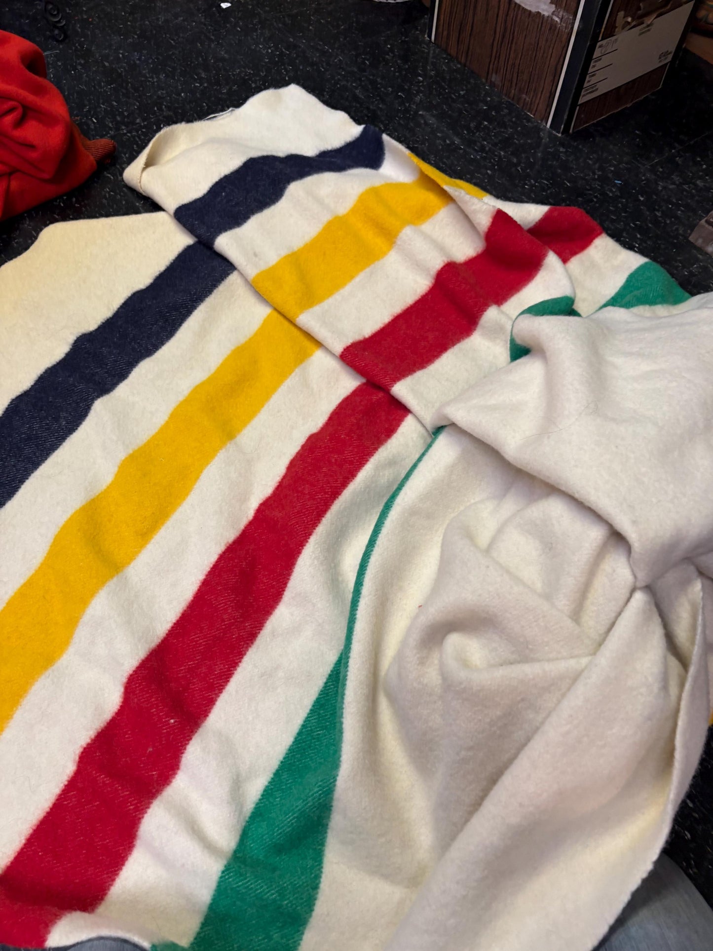 HBC Hudson Bay wool  blanket authentic with tag - 6pt massive queen size  wow  see photos