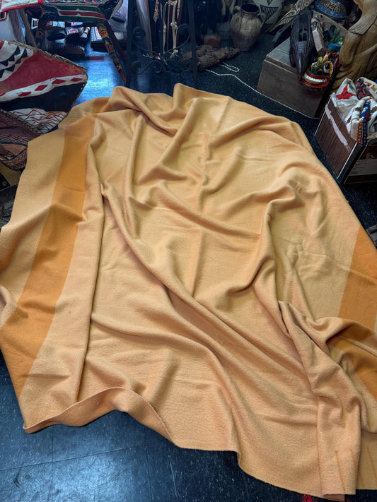 Sexy HBC Hudson Bay 6 stripe approximately 92 x 84 yellow wool blanket   antique iconic with original label in new condition - wow