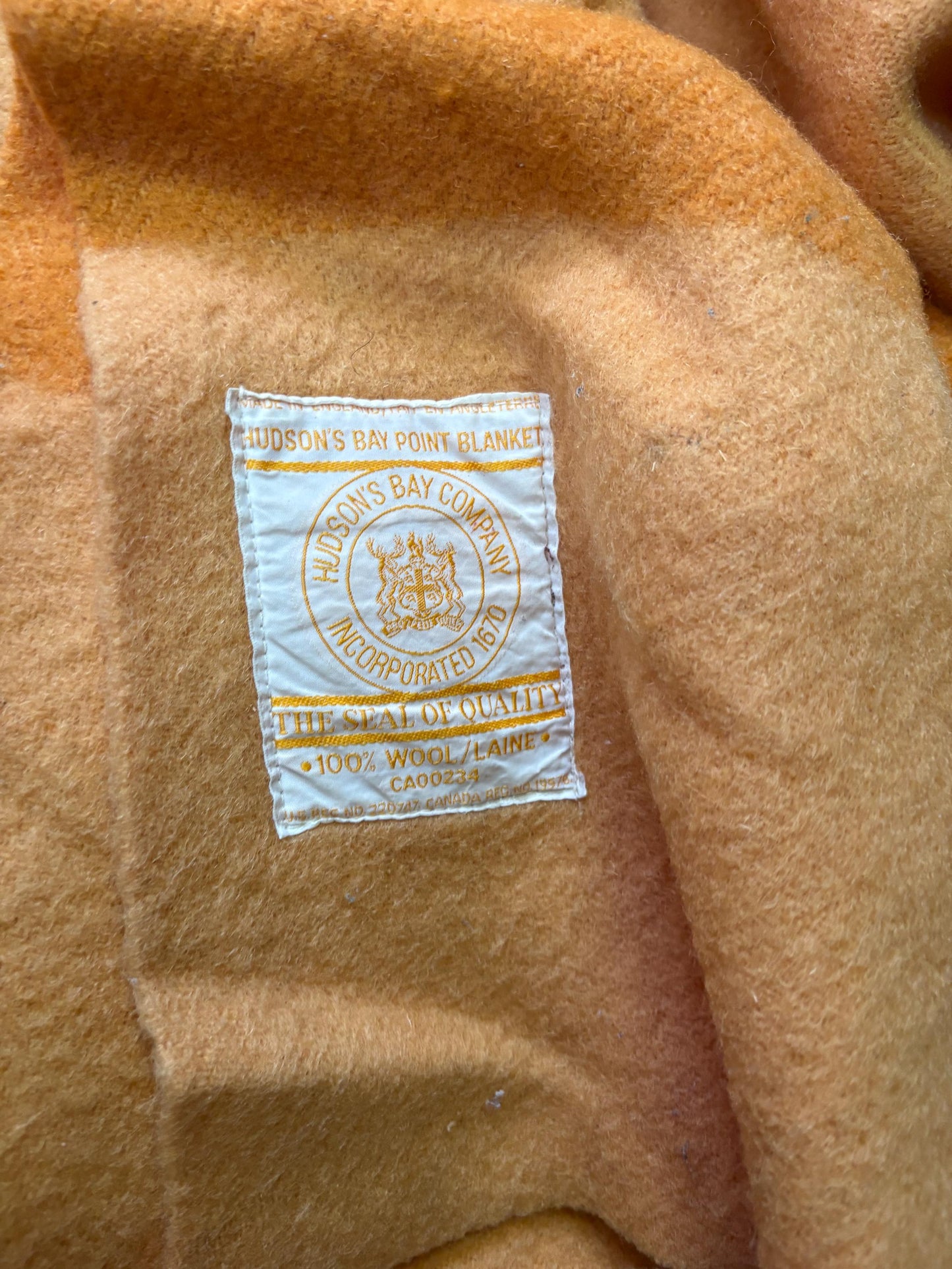 Sexy HBC Hudson Bay 6 stripe approximately 92 x 84 yellow wool blanket   antique iconic with original label in new condition - wow